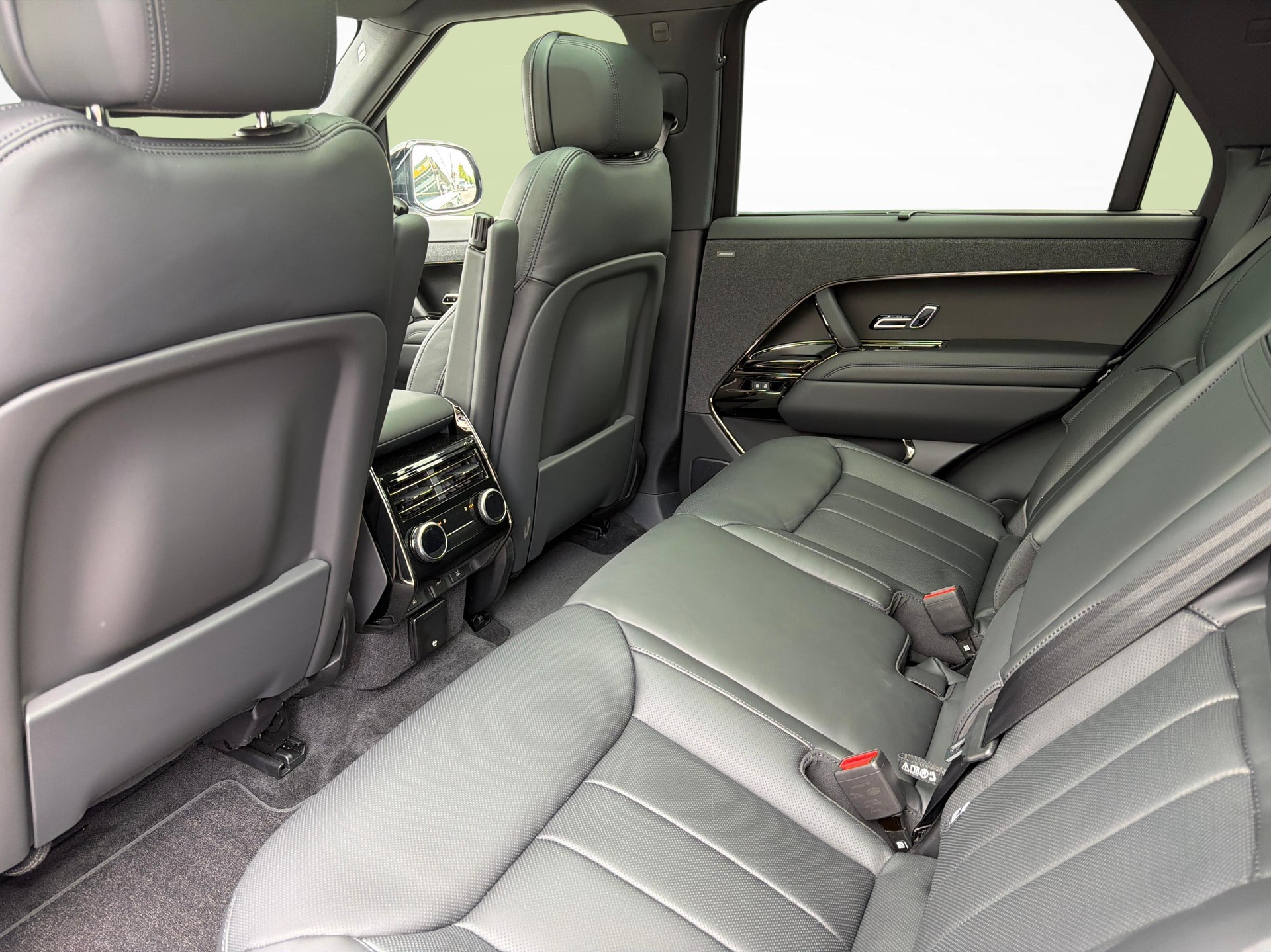 LAND ROVER Range Rover Sport 3.0 I6 P460e SE Dynamic-image-10