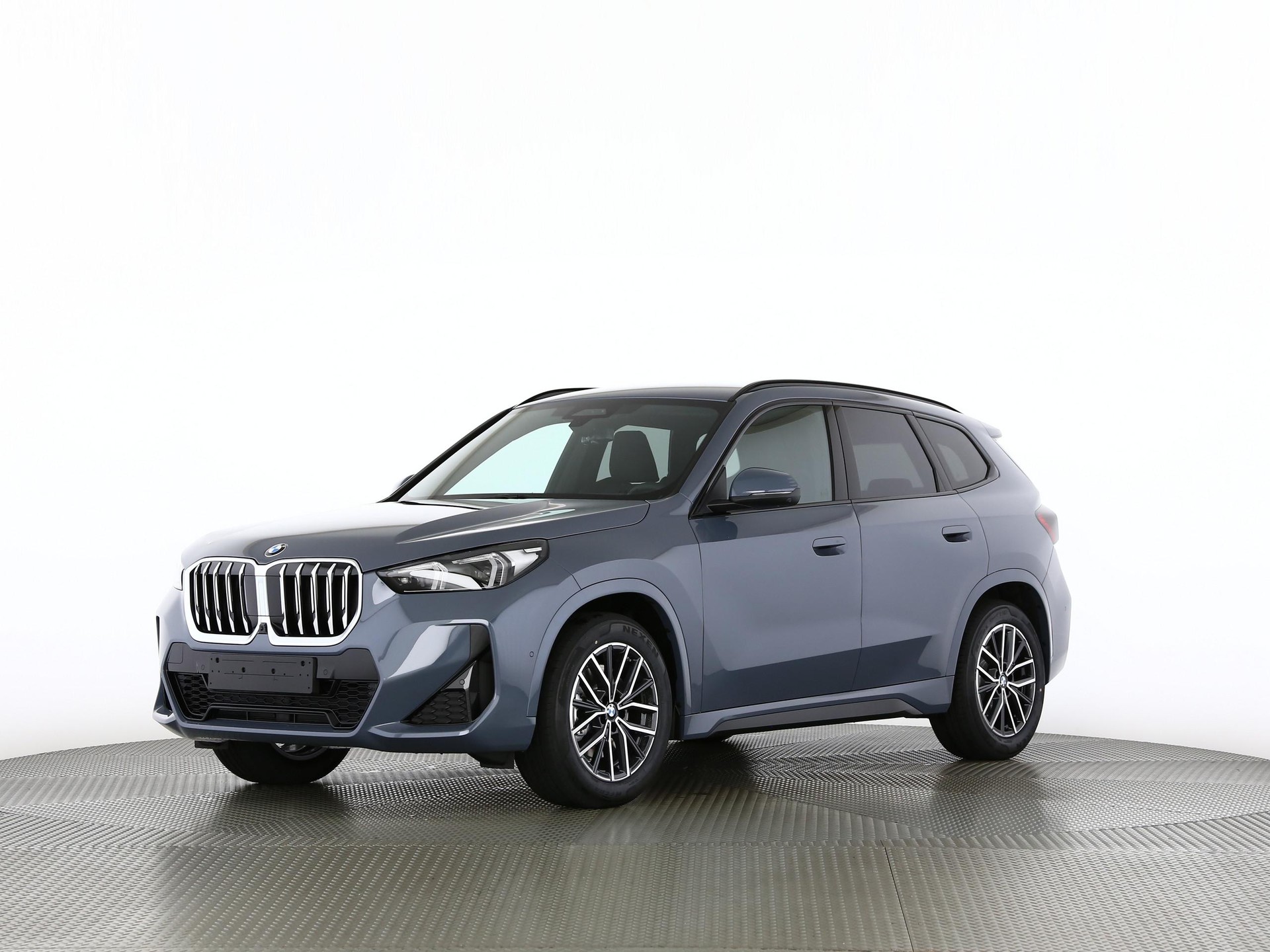 BMW X1 23i xDrive paddles-image-8