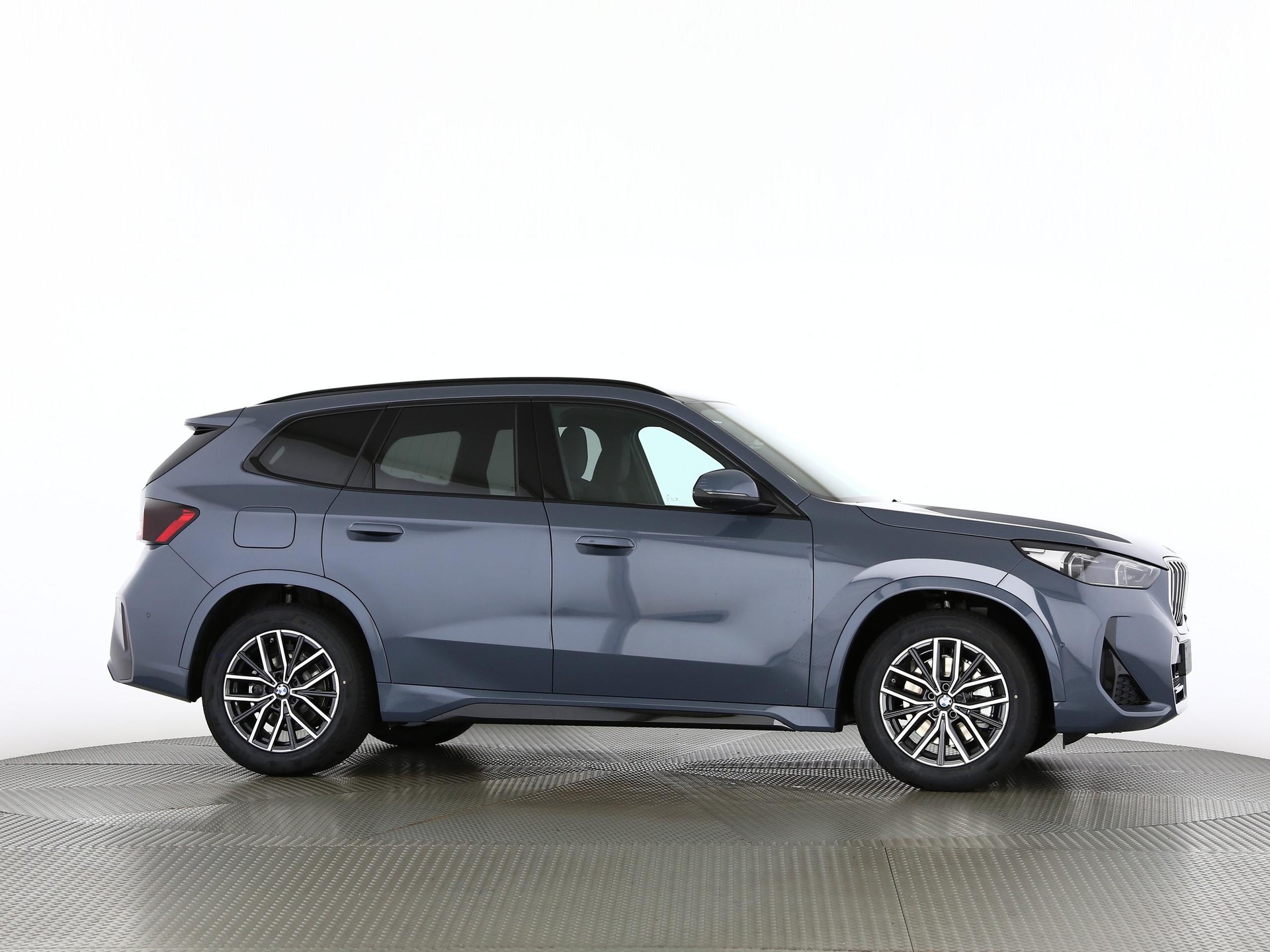 BMW X1 23i xDrive paddles-image-24