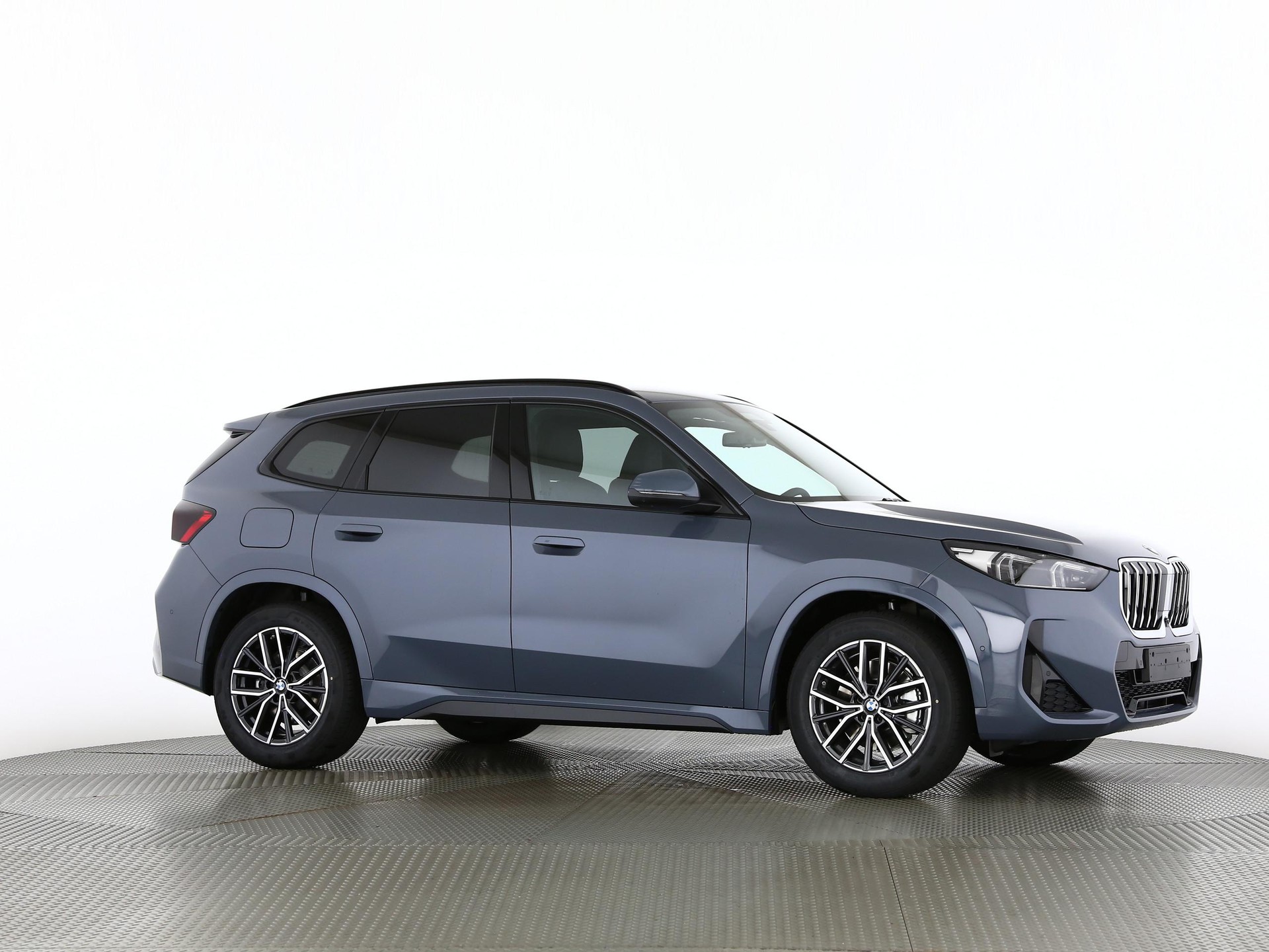 BMW X1 23i xDrive paddles-image-25