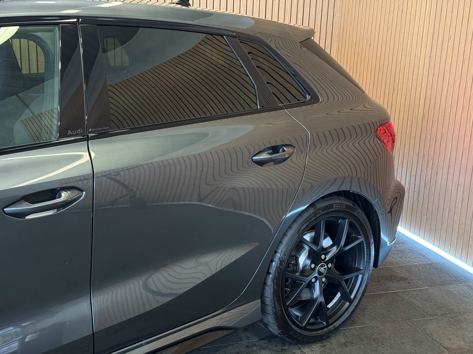AUDI RS3 Sportback 2.5 TSI quattro S-tronic *5Jahre/100'000km Werksgarantie*-image-4