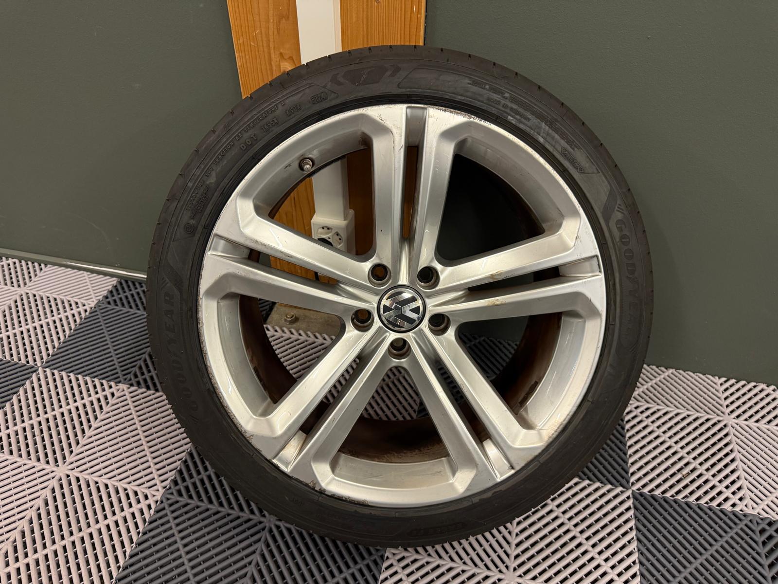 VW Tiguan 2.0 TSI Cup R-Line 4Motion DSG-image-29