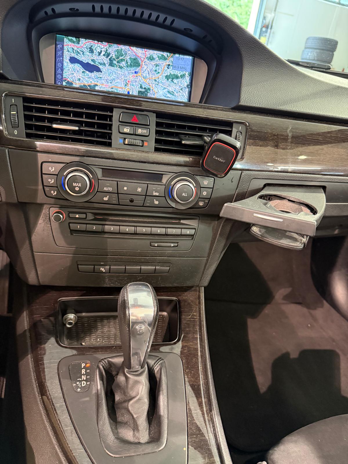BMW 325i Cabriolet M-Sportpaket-image-9