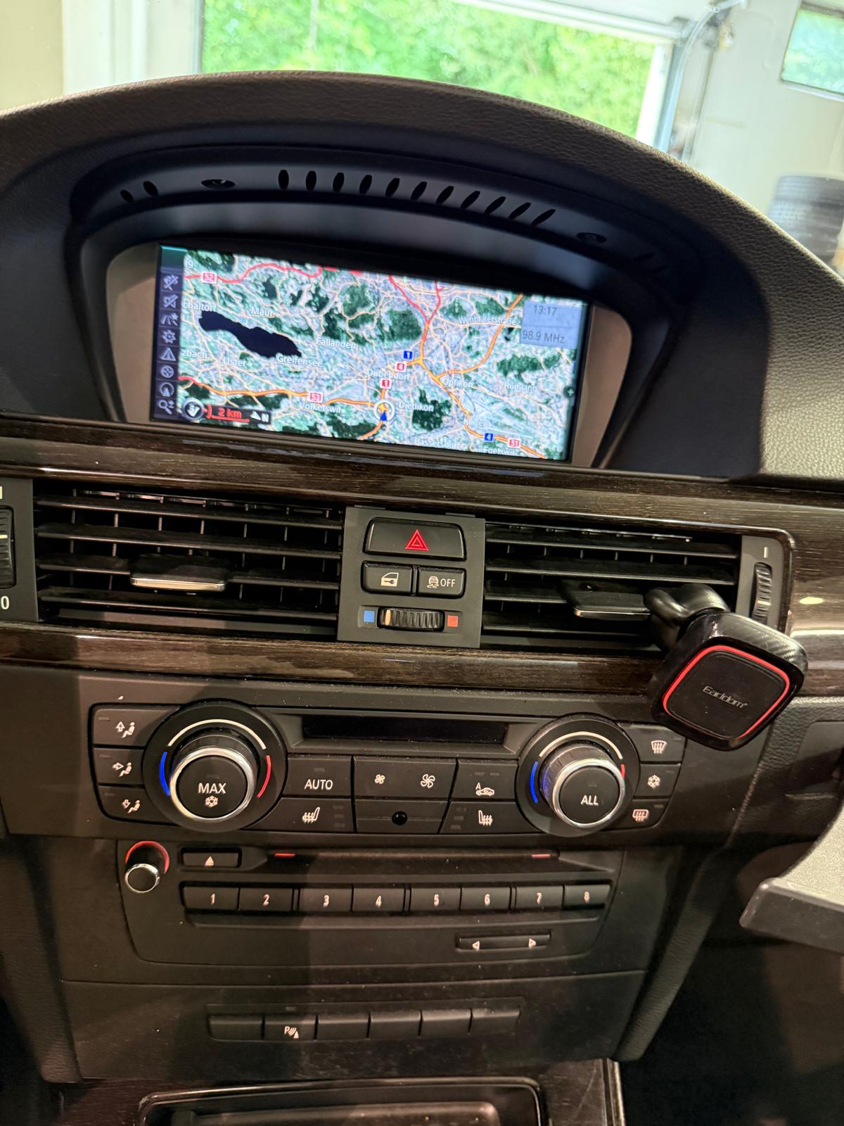 BMW 325i Cabriolet M-Sportpaket-image-10