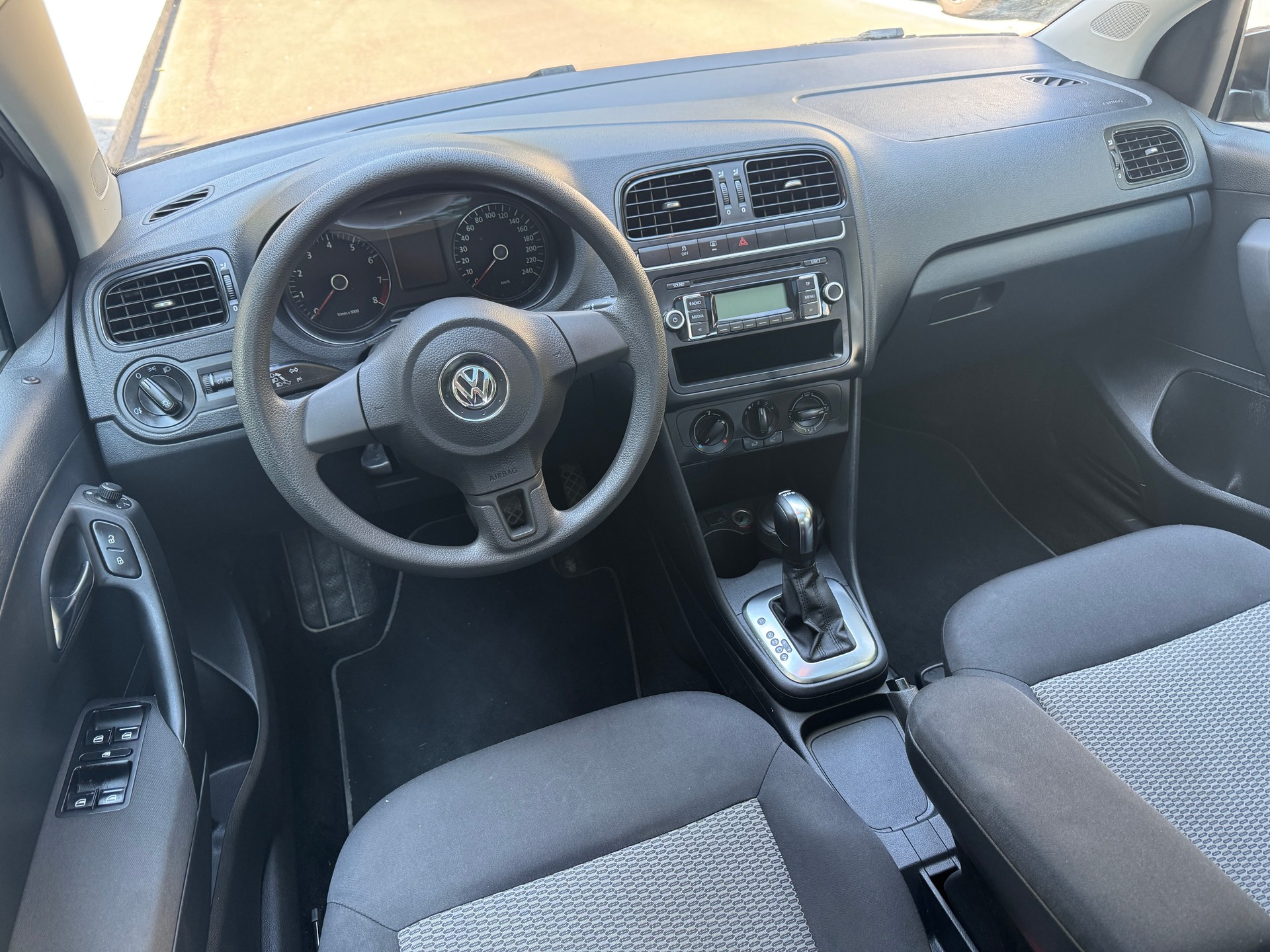 VW Polo 1.4 16V Trendline DSG-image-10