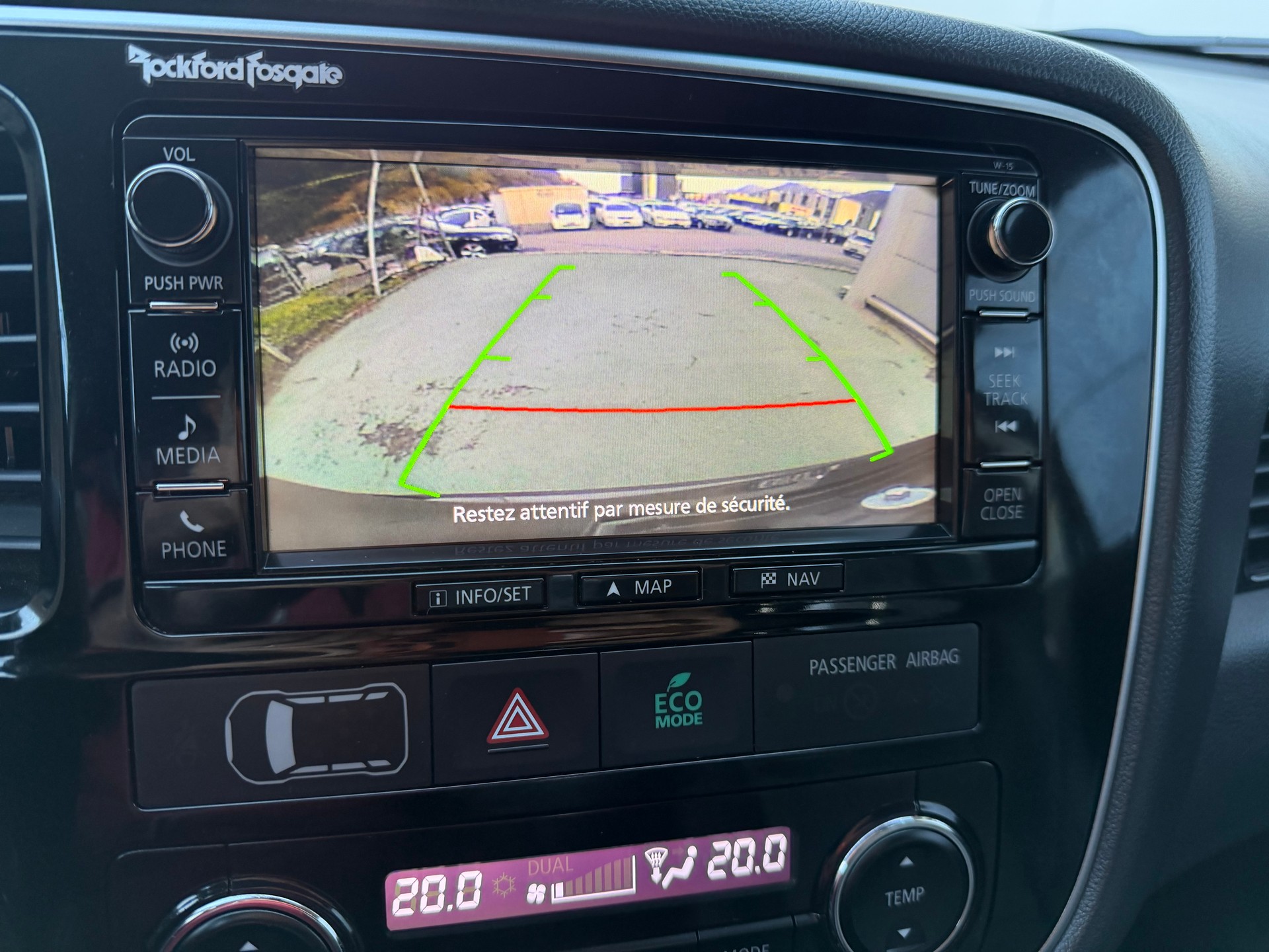 MITSUBISHI Outlander 2.2 DID Style 4WD Automatic-image-13
