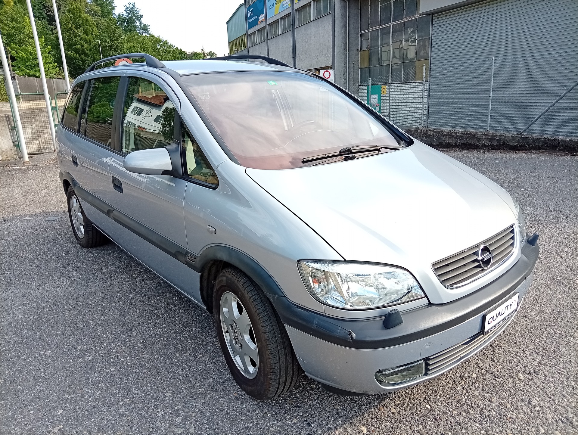 OPEL Zafira 2.2i 16V Linea Fresca-image-1