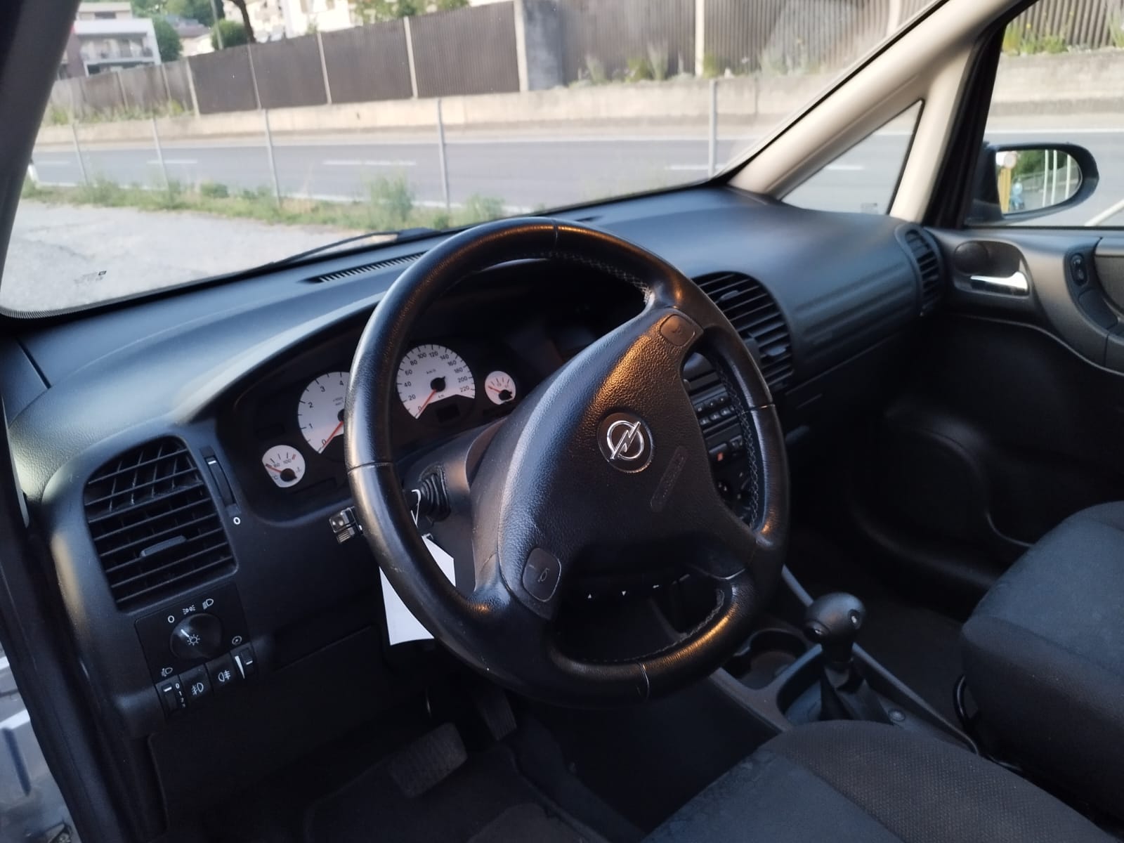 OPEL Zafira 2.2i 16V Linea Fresca-image-5