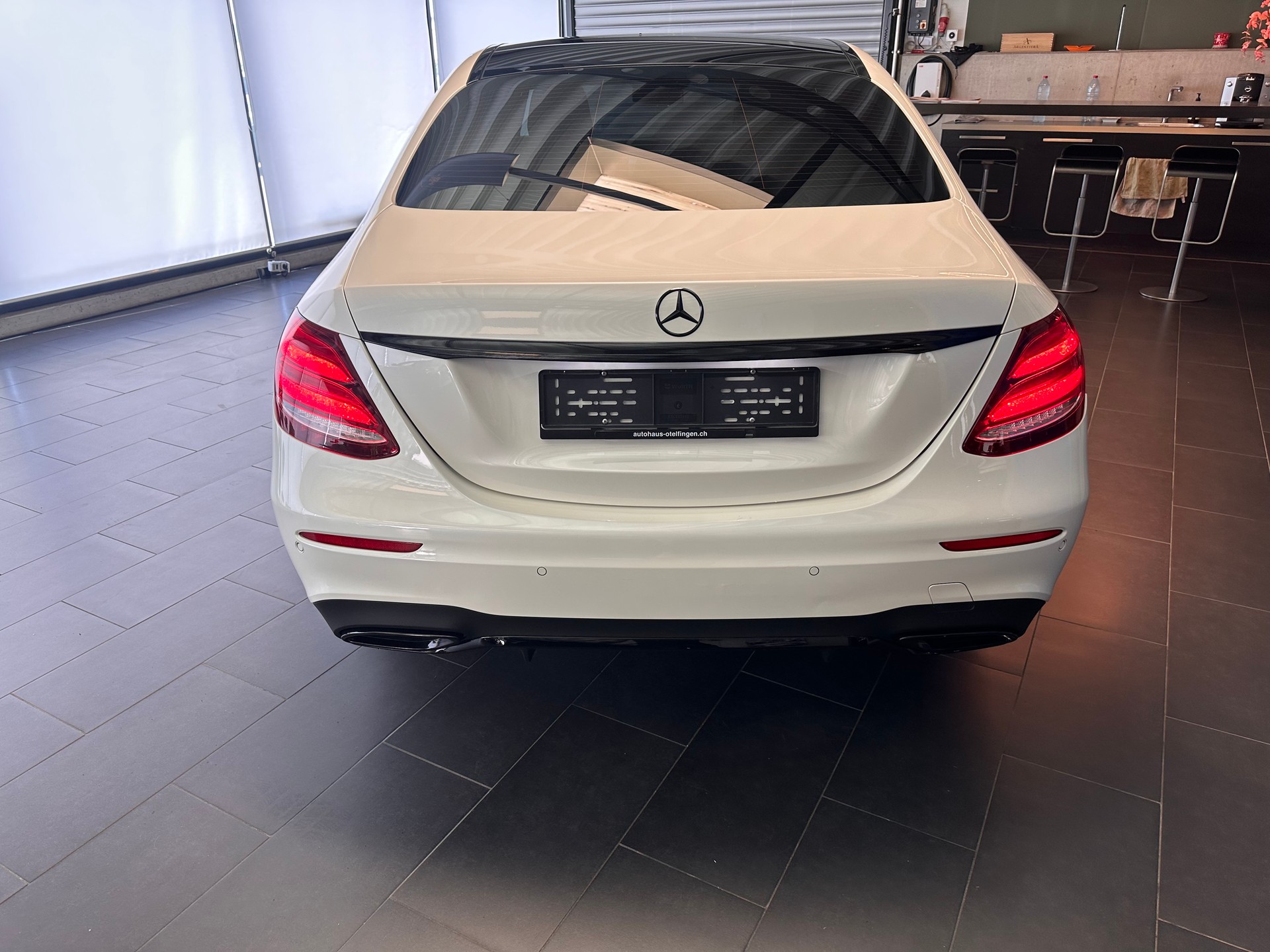 MERCEDES-BENZ E 400 d AMG Line 4matic-image-22