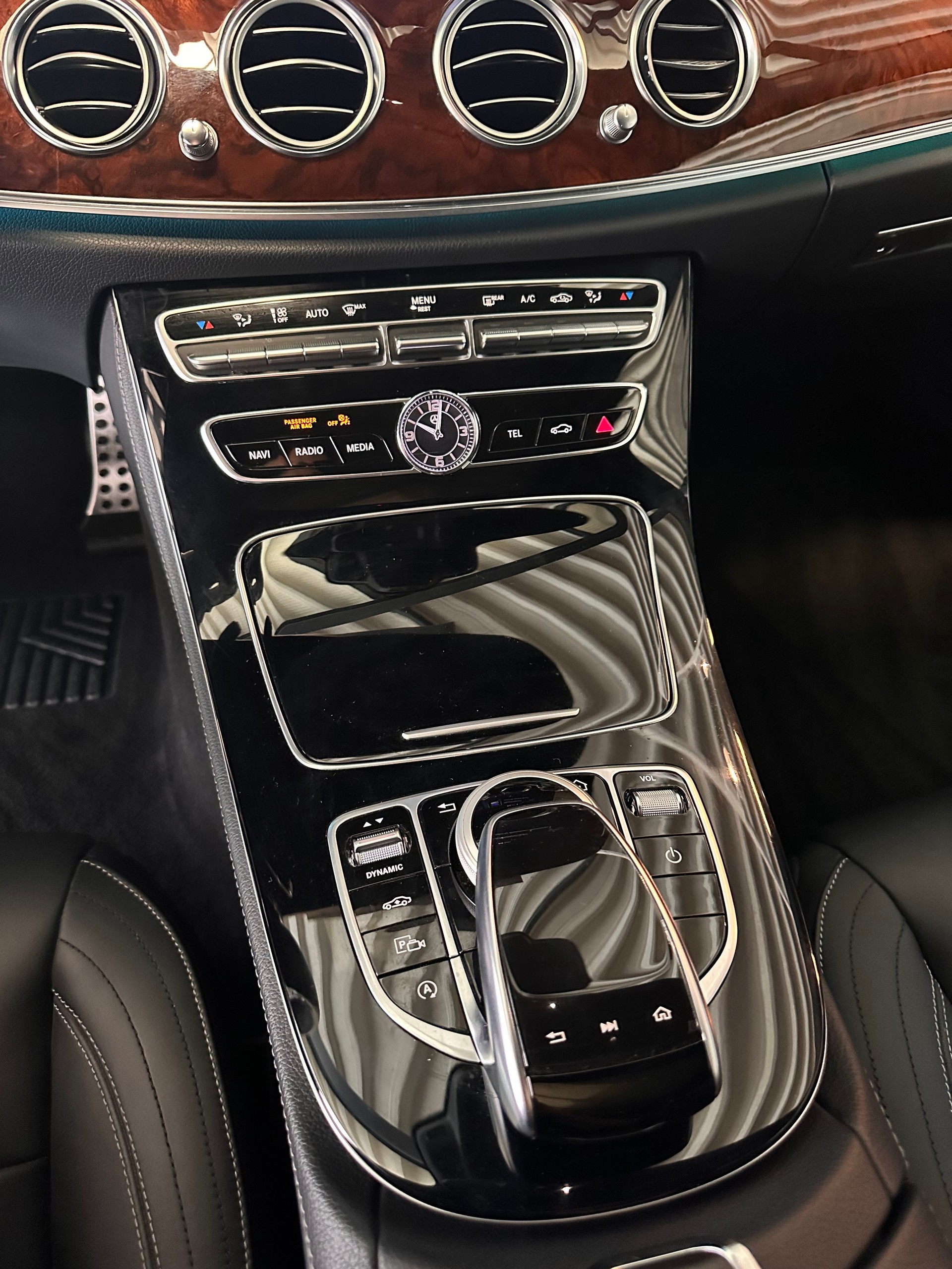 MERCEDES-BENZ E 400 d AMG Line 4matic-image-14