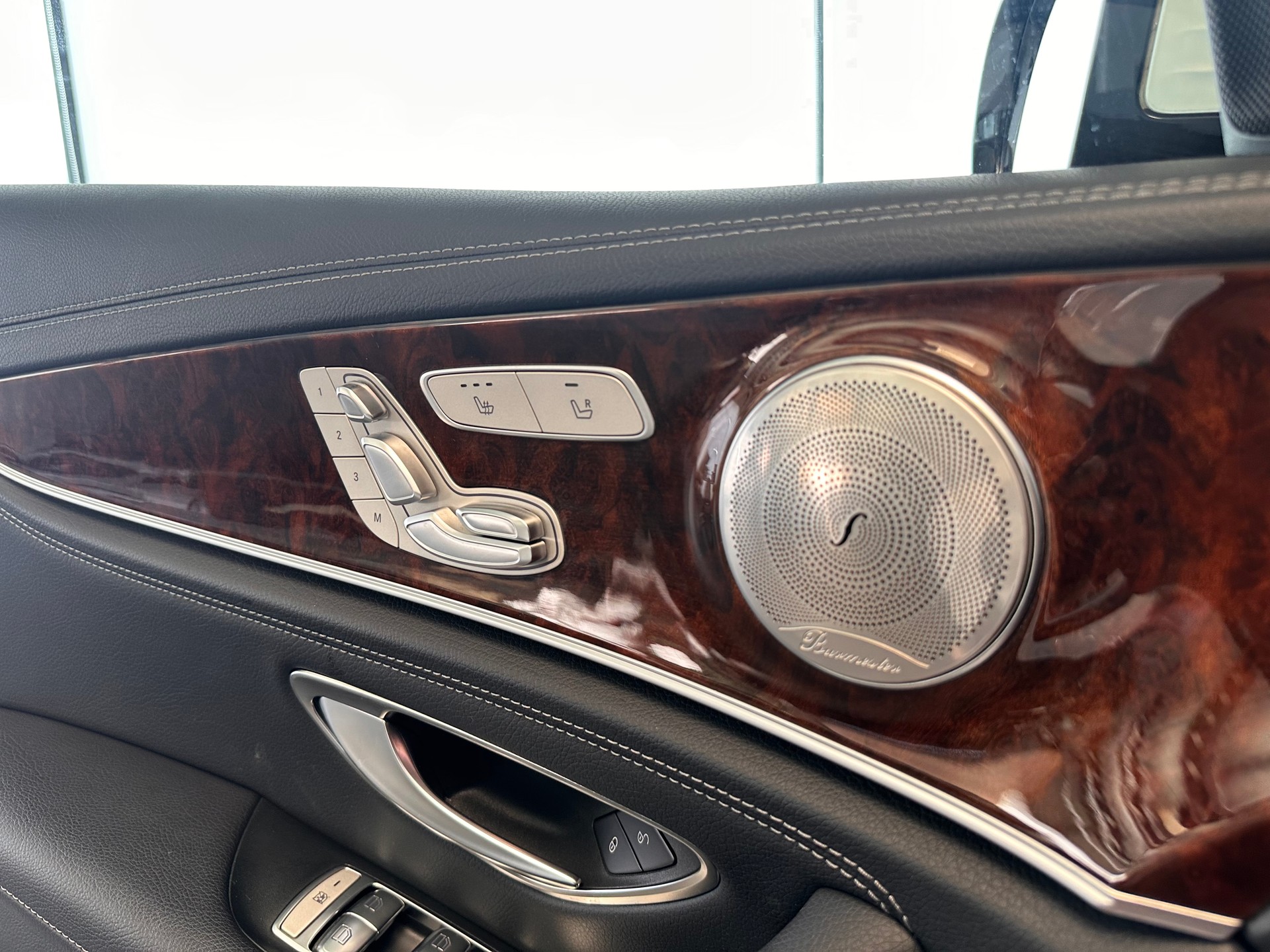 MERCEDES-BENZ E 400 d AMG Line 4matic-image-11