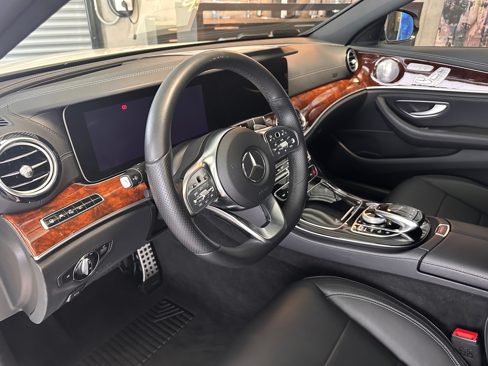 MERCEDES-BENZ E 400 d AMG Line 4matic-image-10