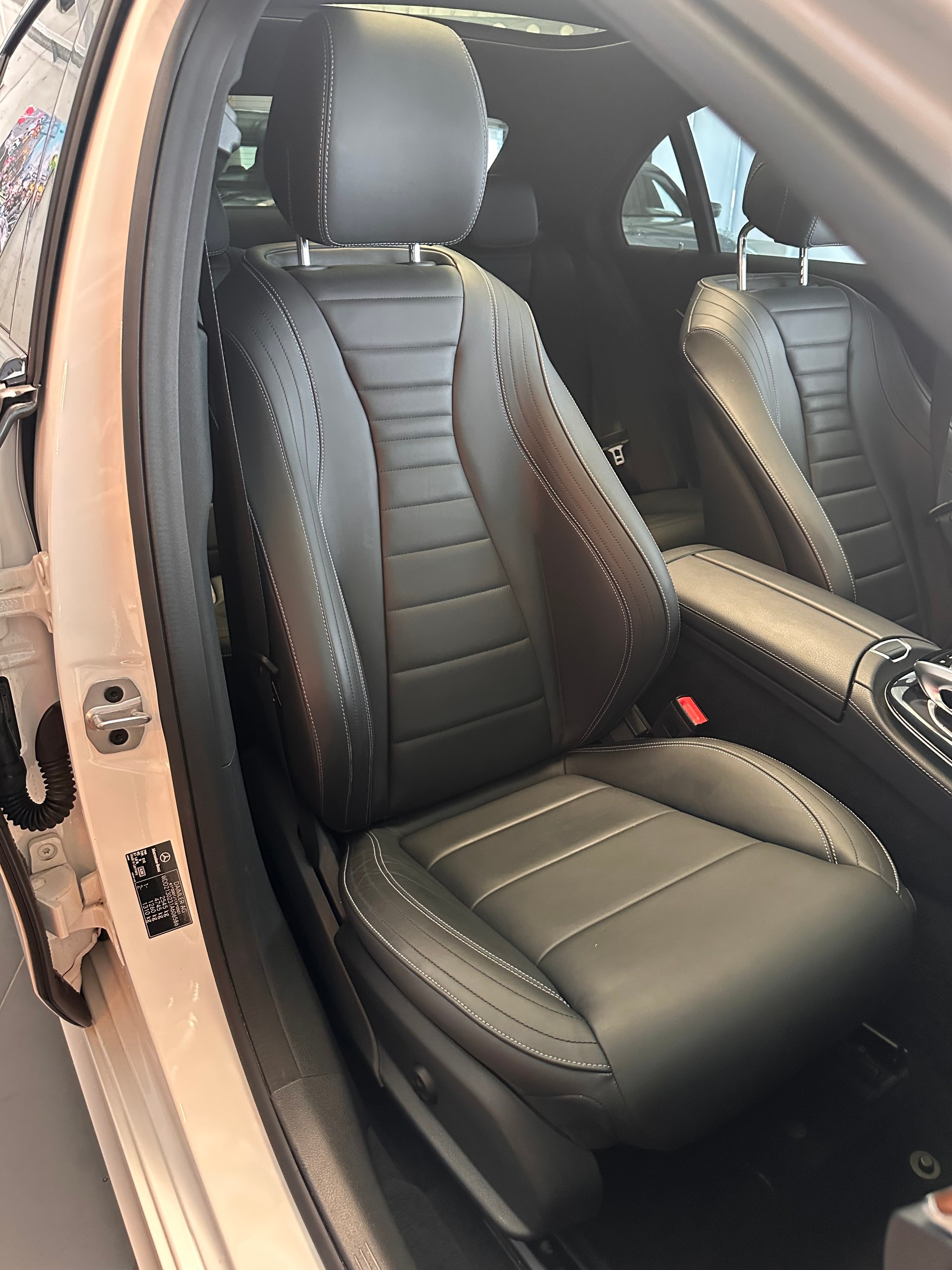 MERCEDES-BENZ E 400 d AMG Line 4matic-image-25