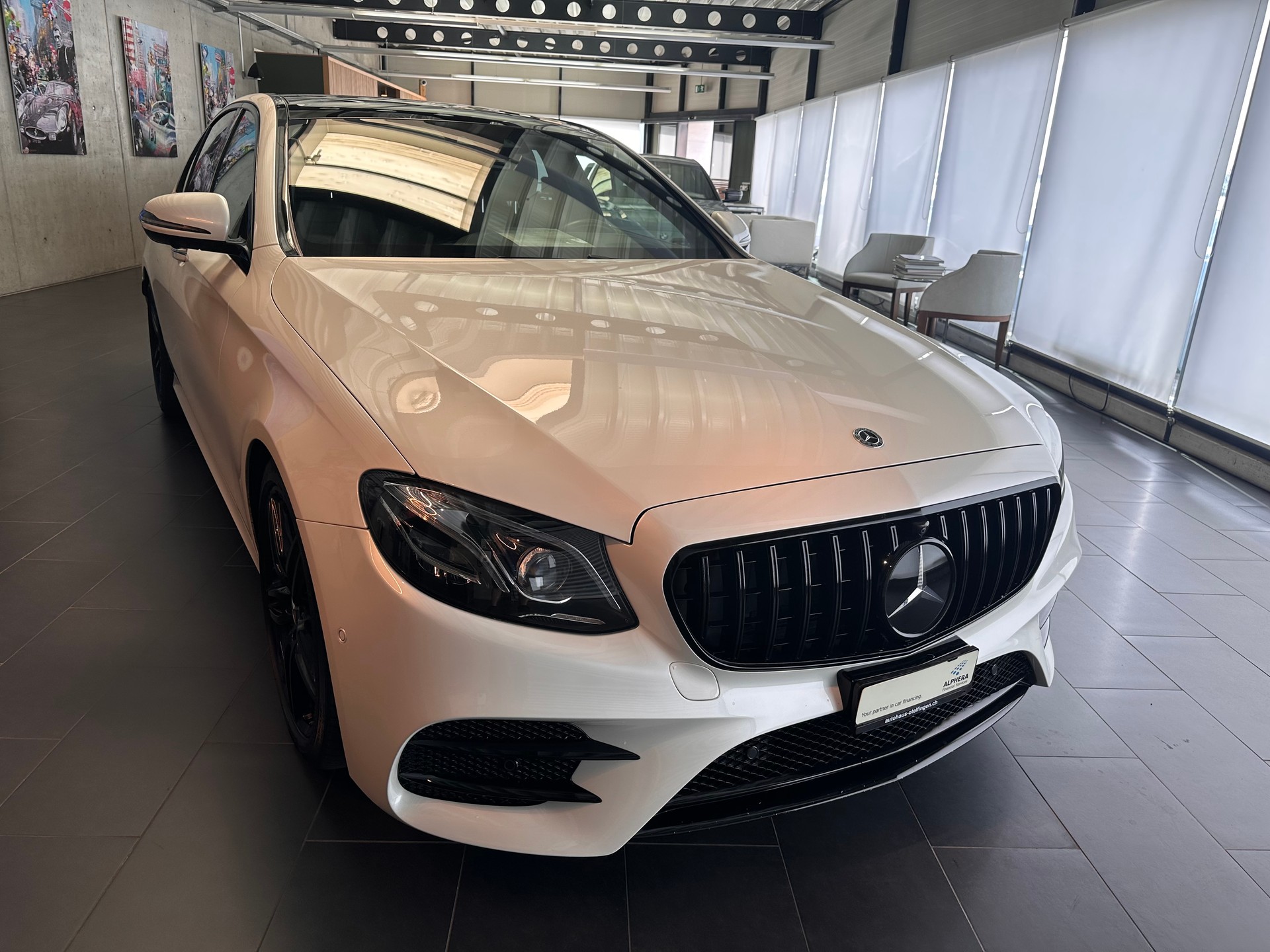 MERCEDES-BENZ E 400 d AMG Line 4matic-showroom-element-2