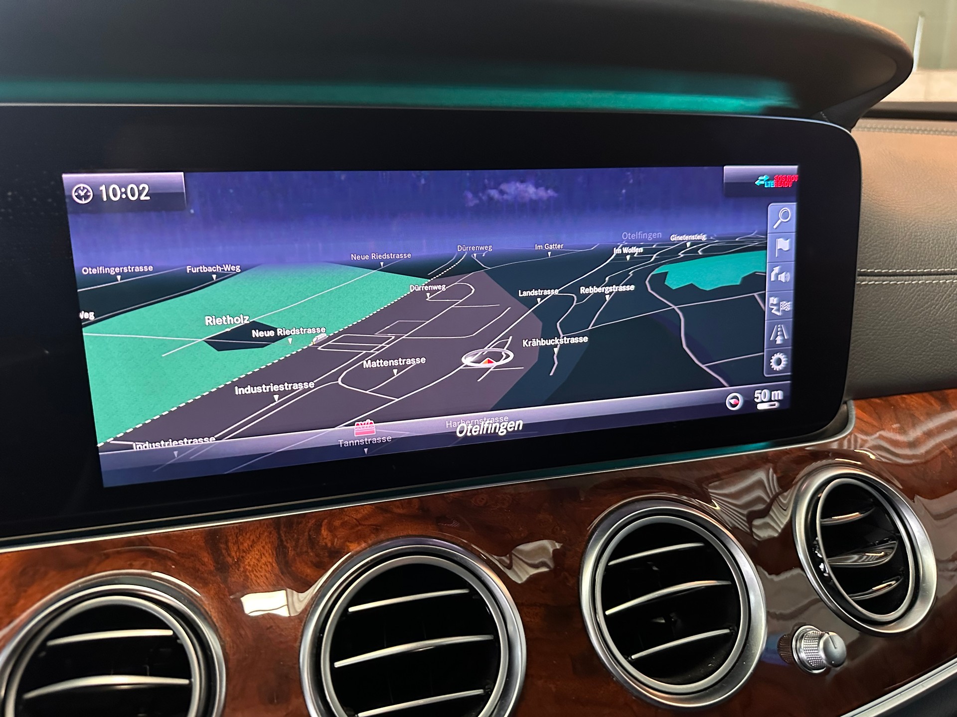 MERCEDES-BENZ E 400 d AMG Line 4matic-image-15
