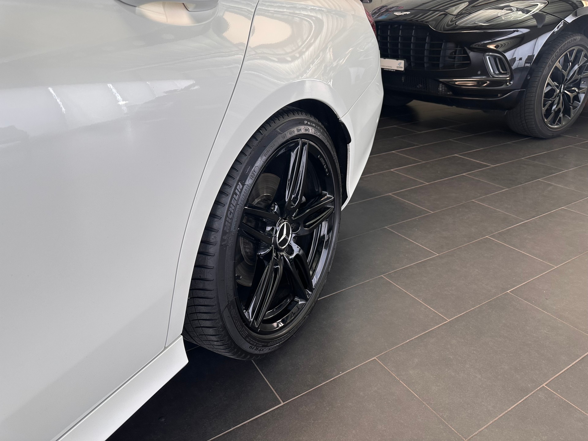 MERCEDES-BENZ E 400 d AMG Line 4matic-image-7