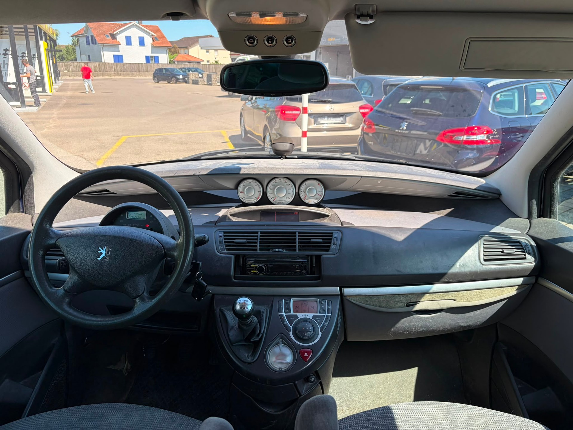 PEUGEOT 807 2.2 16V HDi SV-image-8
