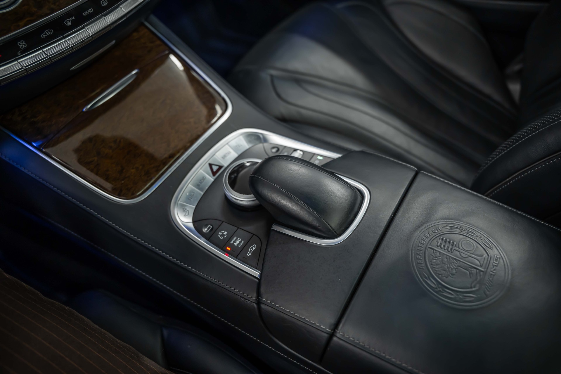 MERCEDES-BENZ S 63 AMG 4Matic Speedshift MCT *Nachtsicht*Panorama*Massage*Kühlschrank*-image-25
