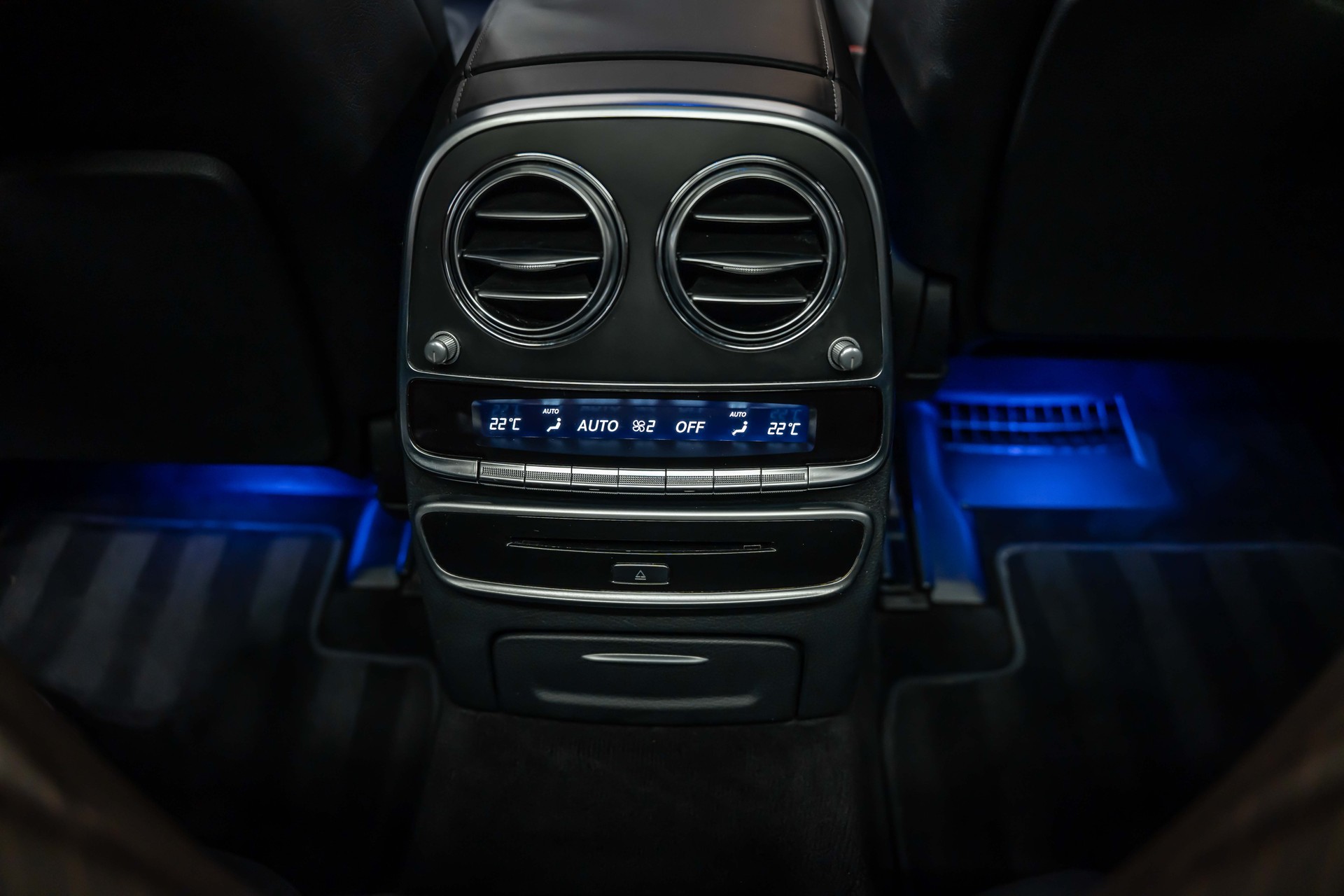 MERCEDES-BENZ S 63 AMG 4Matic Speedshift MCT *Nachtsicht*Panorama*Massage*Kühlschrank*-image-20