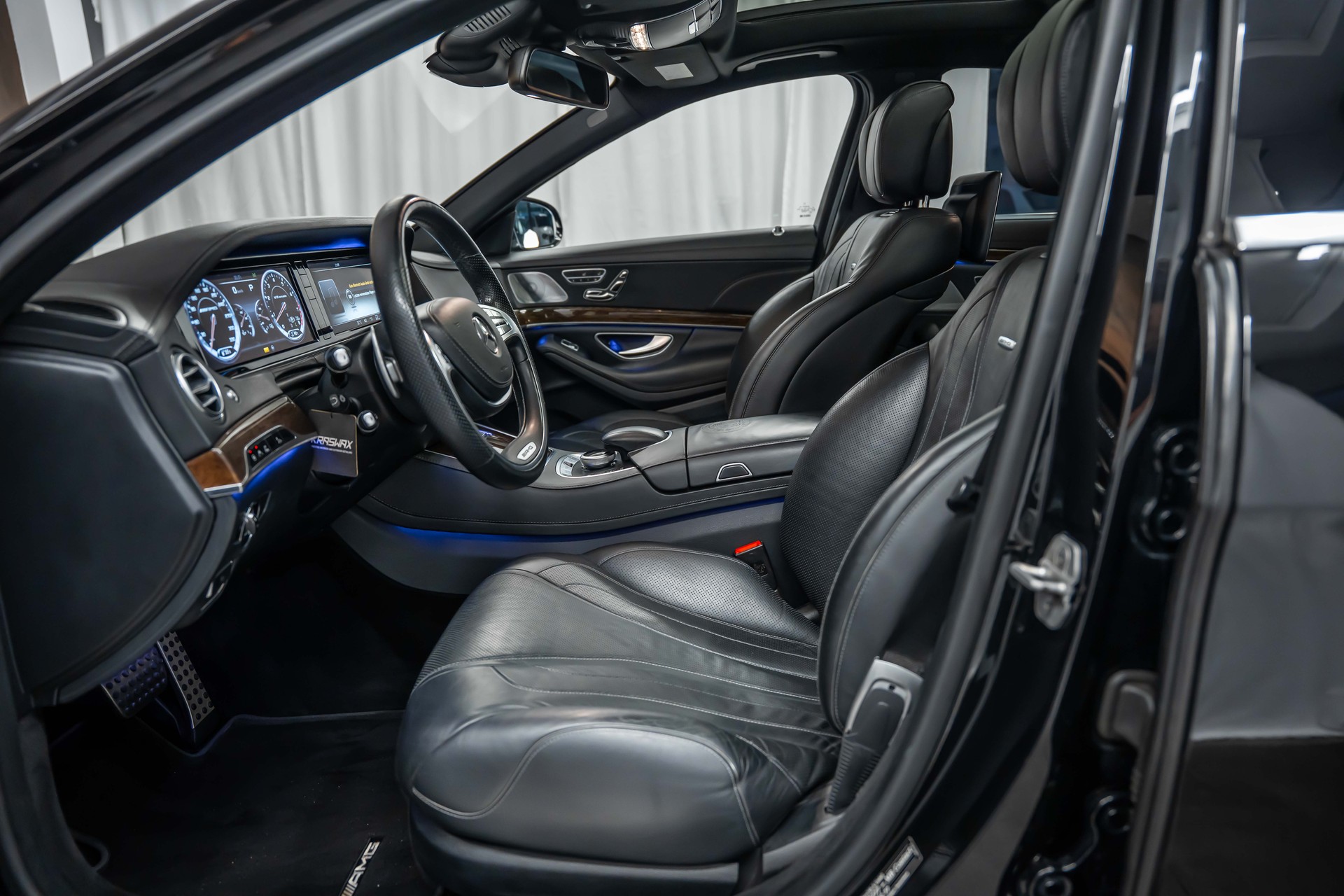MERCEDES-BENZ S 63 AMG 4Matic Speedshift MCT *Nachtsicht*Panorama*Massage*Kühlschrank*-image-11