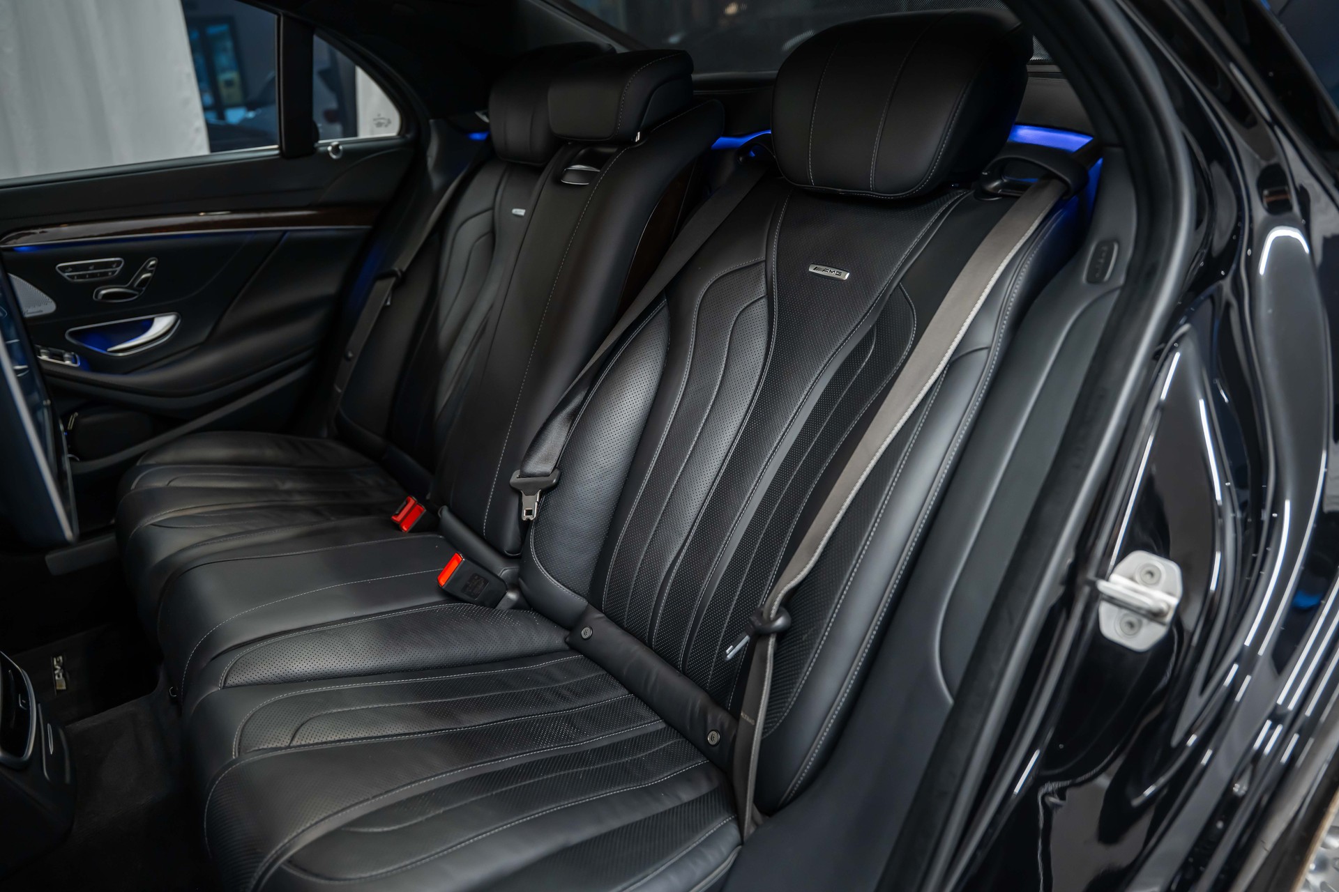 MERCEDES-BENZ S 63 AMG 4Matic Speedshift MCT *Nachtsicht*Panorama*Massage*Kühlschrank*-image-18