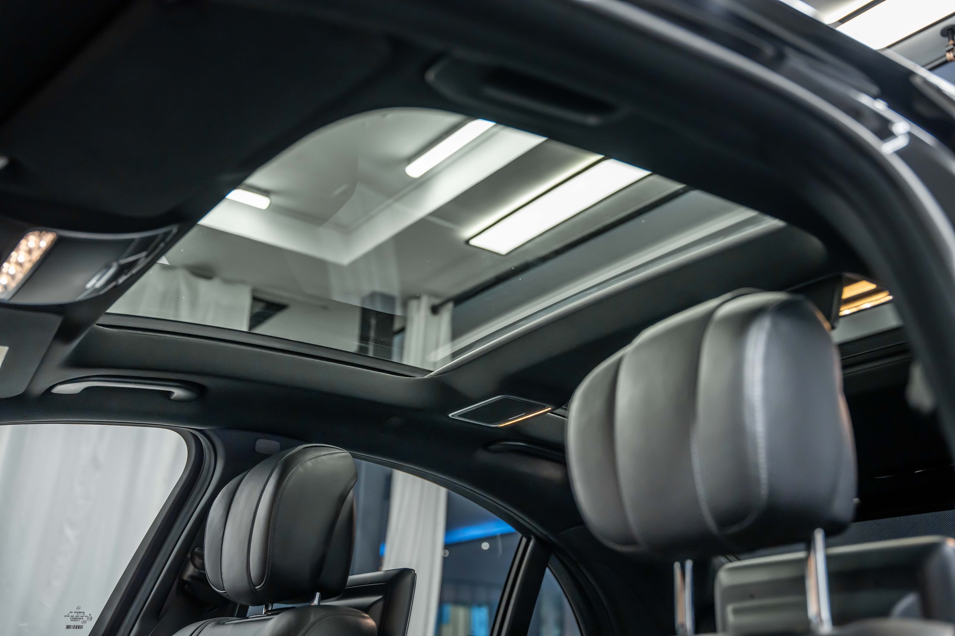 MERCEDES-BENZ S 63 AMG 4Matic Speedshift MCT *Nachtsicht*Panorama*Massage*Kühlschrank*-image-13