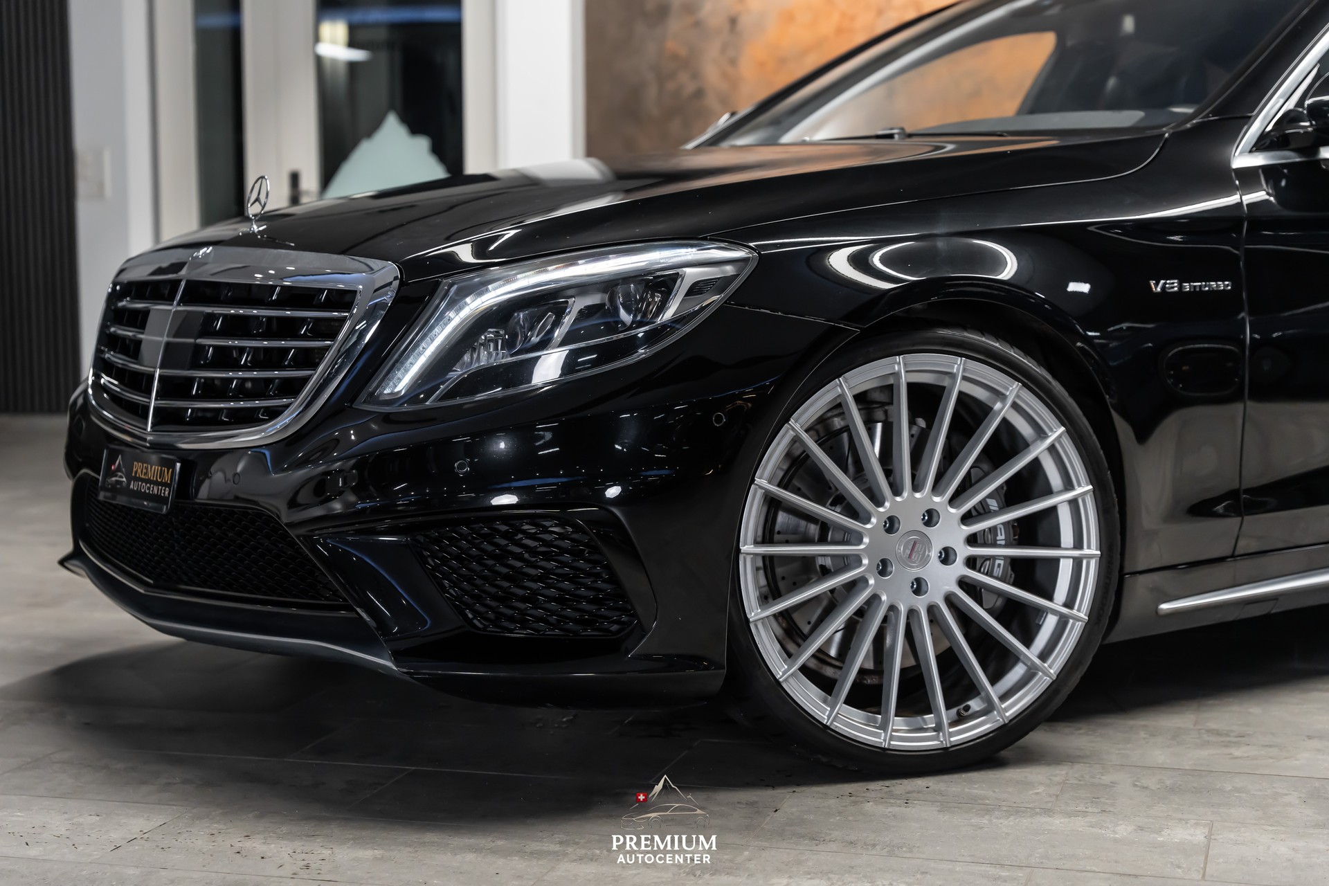 MERCEDES-BENZ S 63 AMG Speedshift MCT *Nachtsicht*Panorama*Massage*Kühlschrank*-showroom-element-1