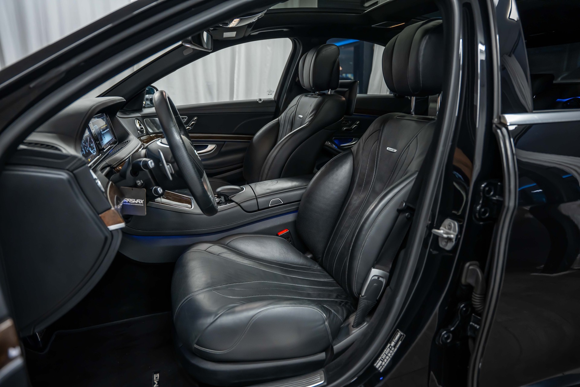 MERCEDES-BENZ S 63 AMG 4Matic Speedshift MCT *Nachtsicht*Panorama*Massage*Kühlschrank*-image-12