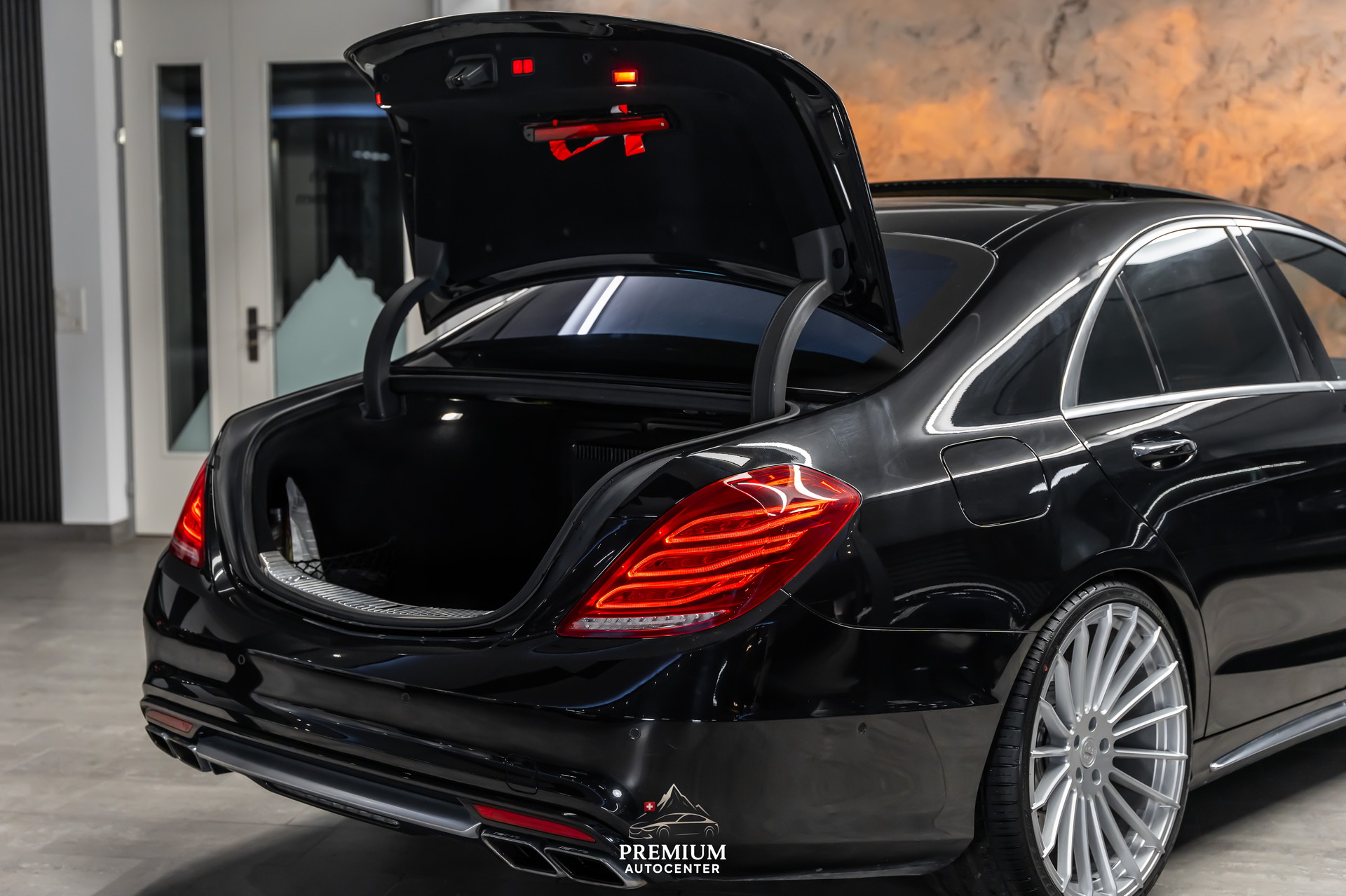 MERCEDES-BENZ S 63 AMG Speedshift MCT *Nachtsicht*Panorama*Massage*Kühlschrank*-image-6