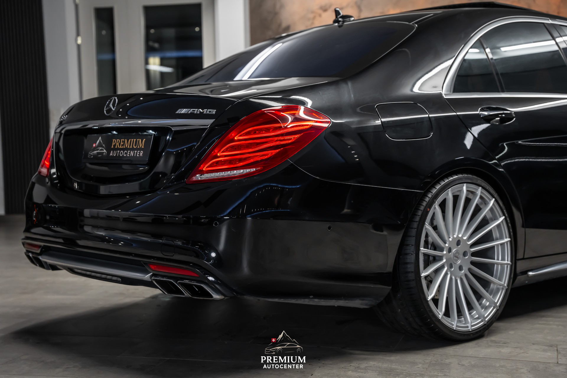 MERCEDES-BENZ S 63 AMG Speedshift MCT *Nachtsicht*Panorama*Massage*Kühlschrank*-image-5