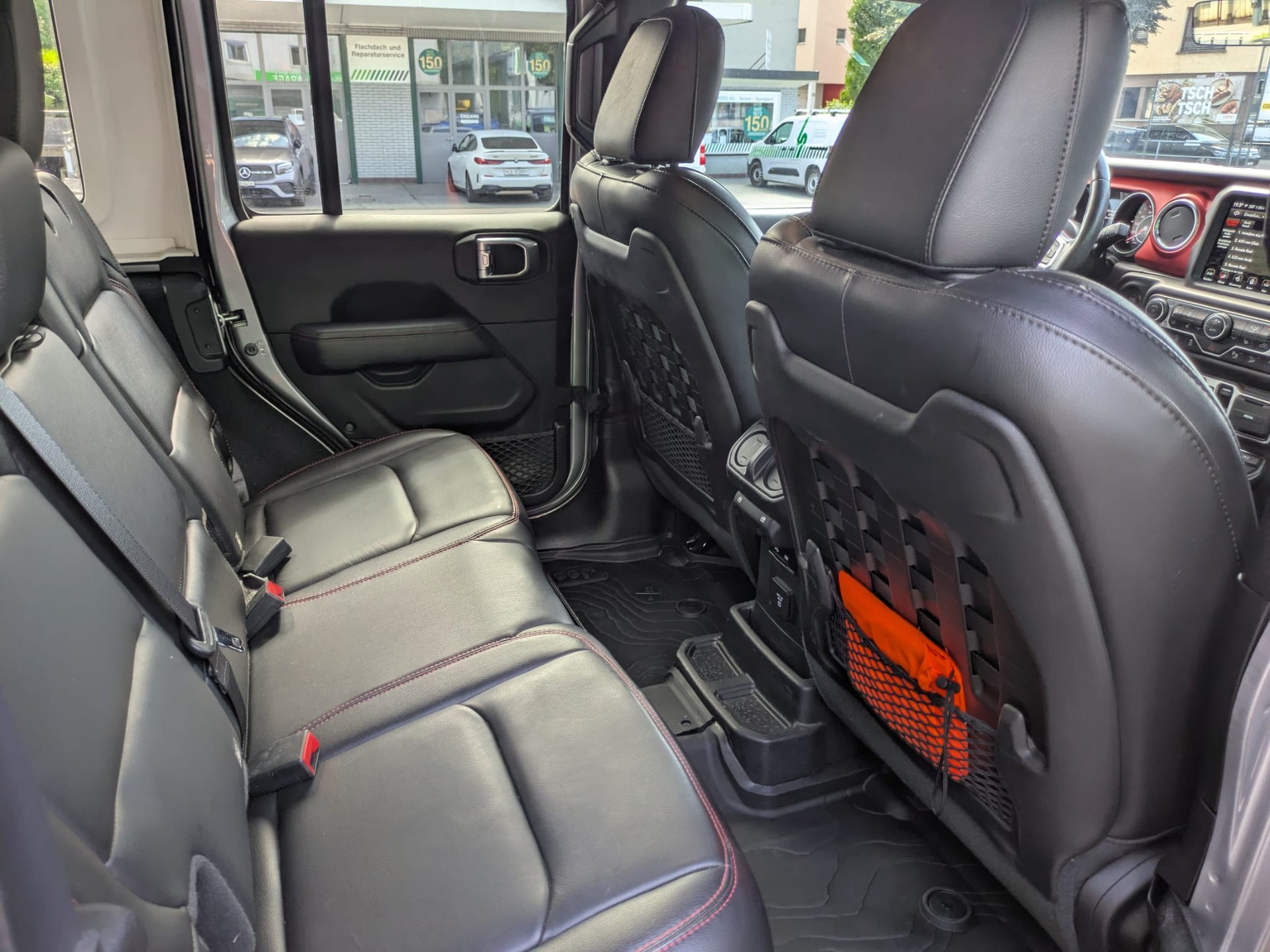 JEEP Wrangler 2.0 Unlimited Rubicon Automatic-image-11