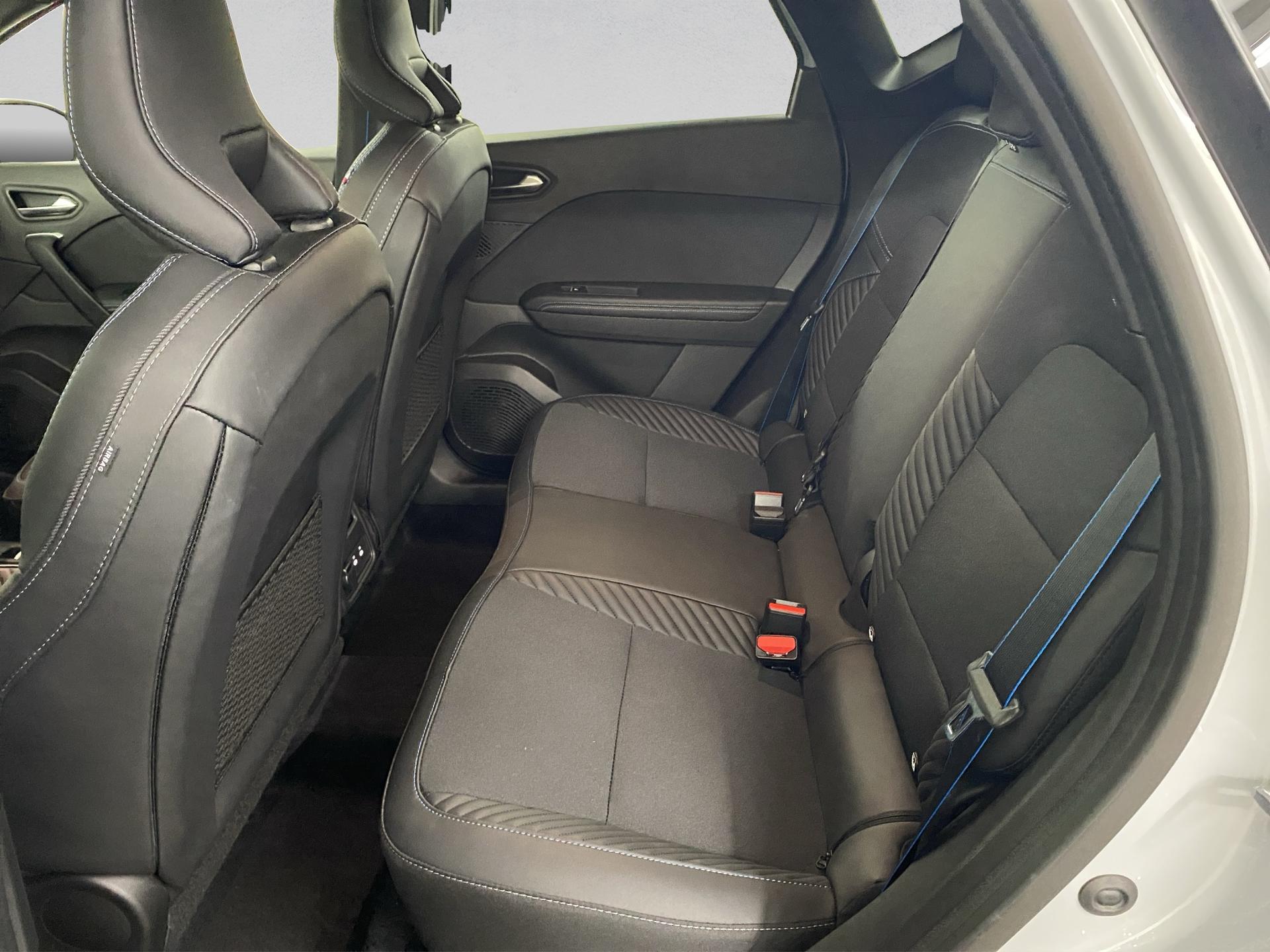 RENAULT Captur 1.6 E-Tech 145 Esprit Alpine DHT-image-13