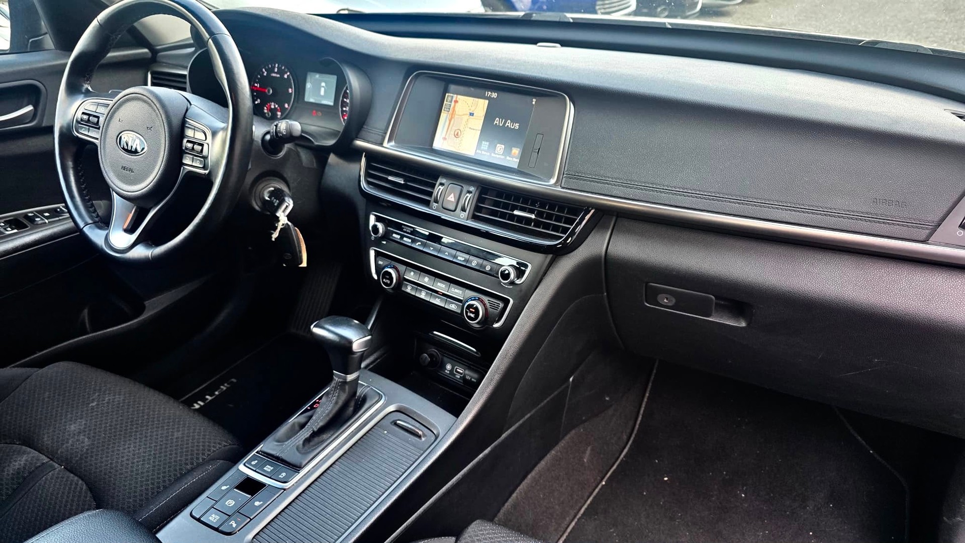KIA Optima SW 1.7 CRDi Style DCT-image-11