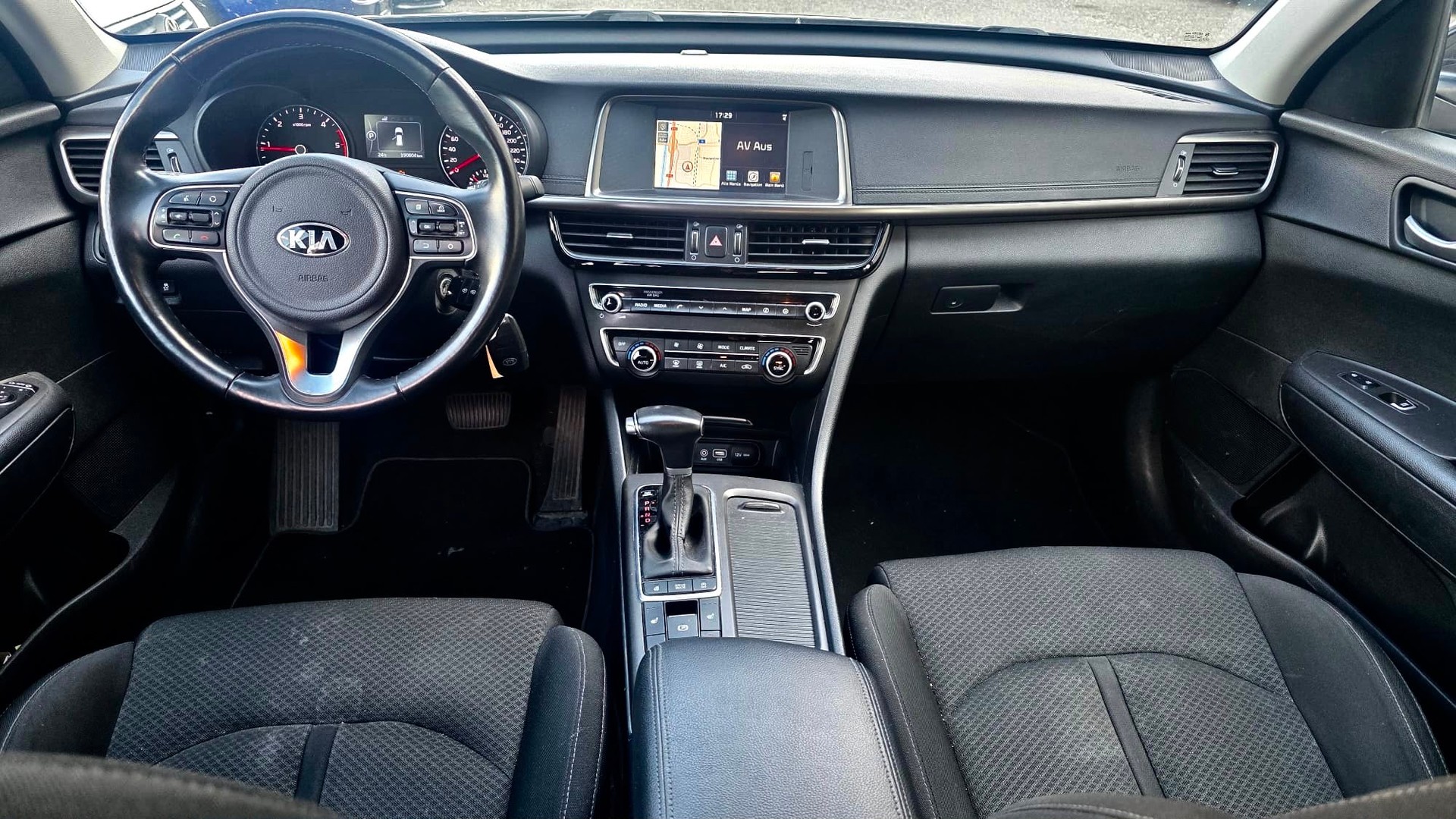 KIA Optima SW 1.7 CRDi Style DCT-image-14
