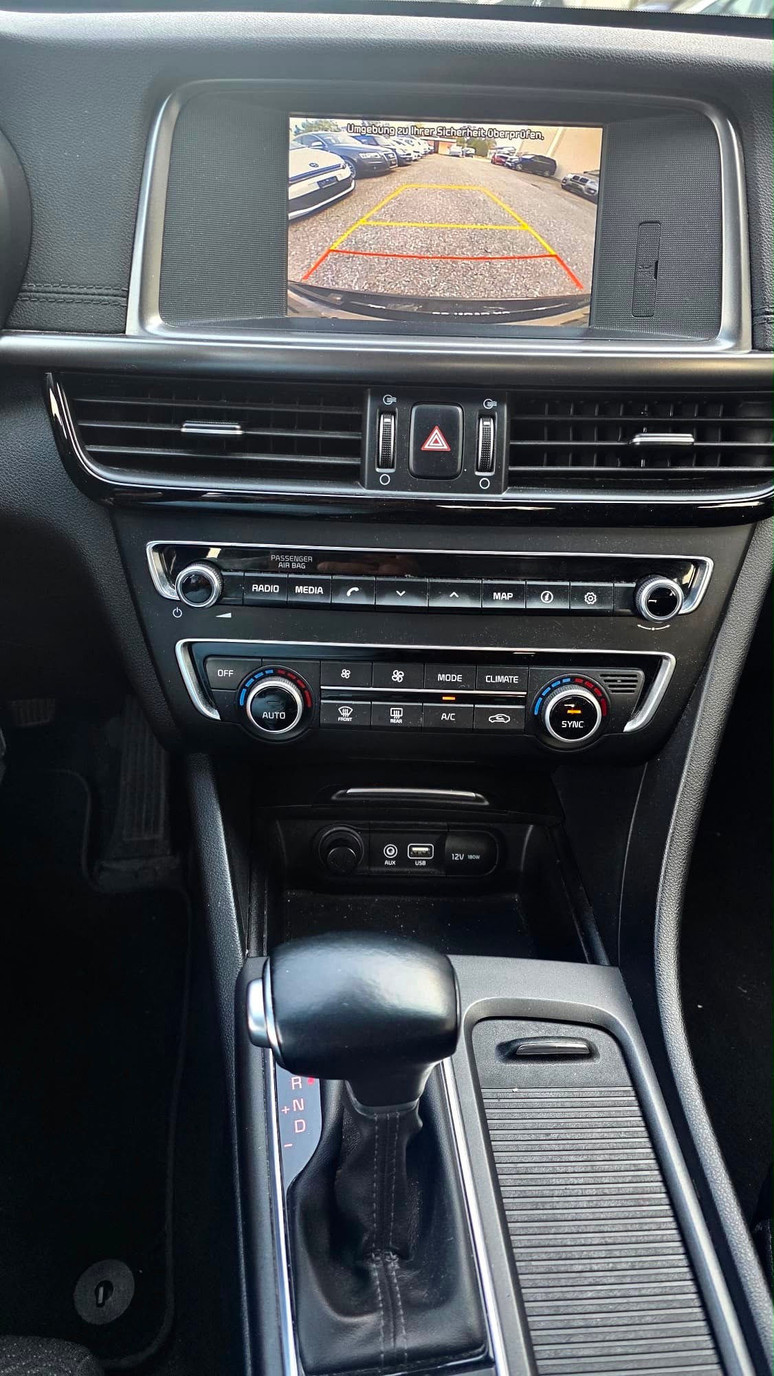 KIA Optima SW 1.7 CRDi Style DCT-image-12