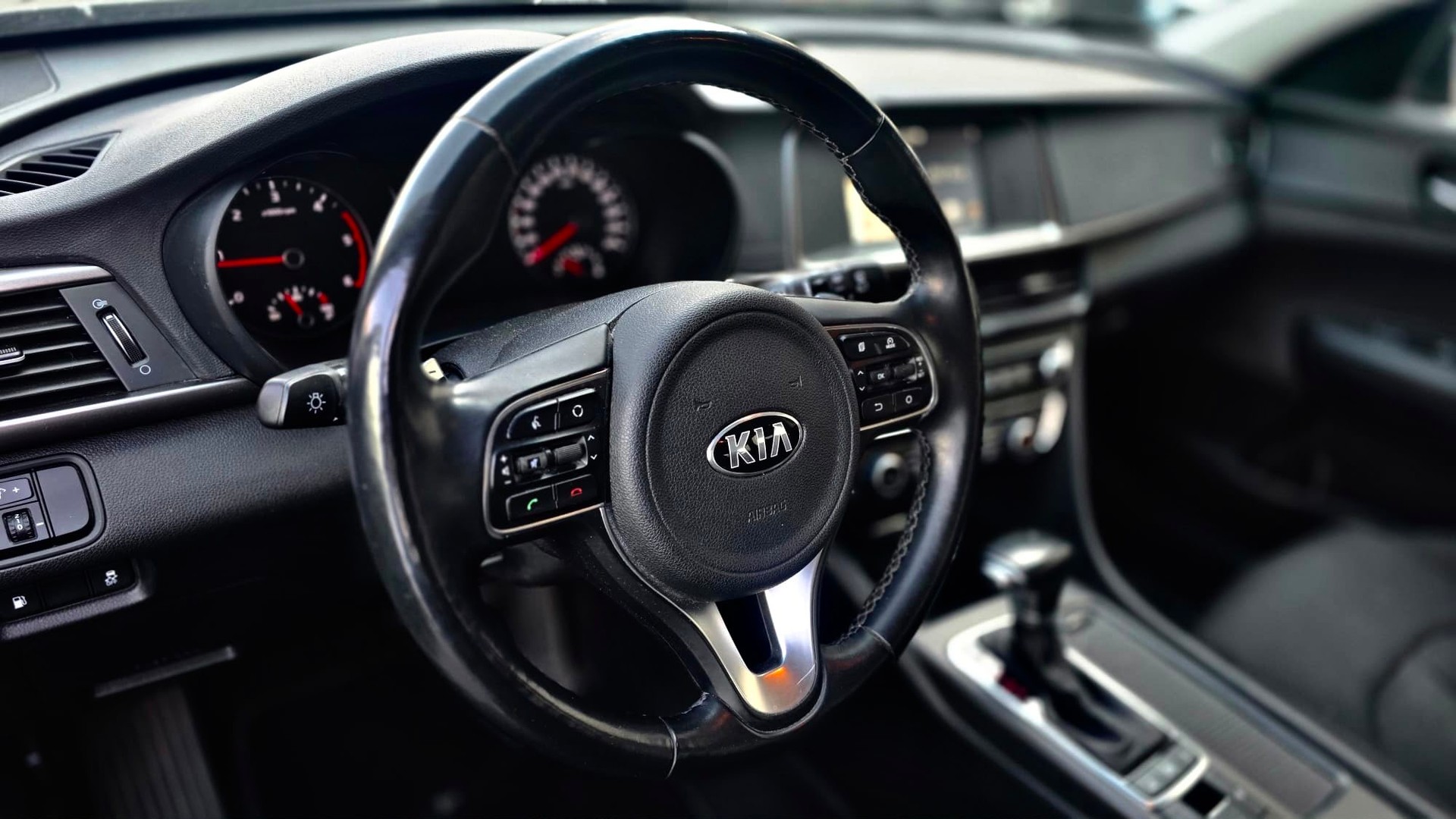 KIA Optima SW 1.7 CRDi Style DCT-image-10