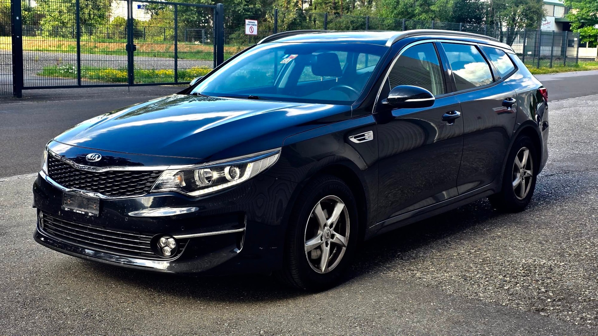 KIA Optima SW 1.7 CRDi Style DCT-image-2