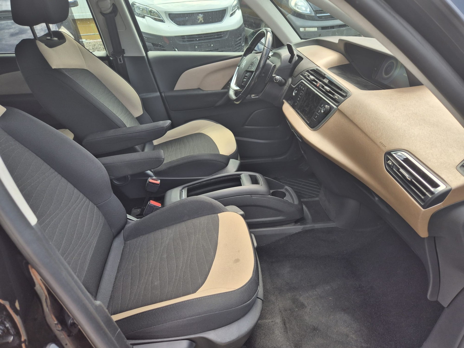 CITROEN C4 Picasso 1.6 e-HDi Séduction ETG6-image-9