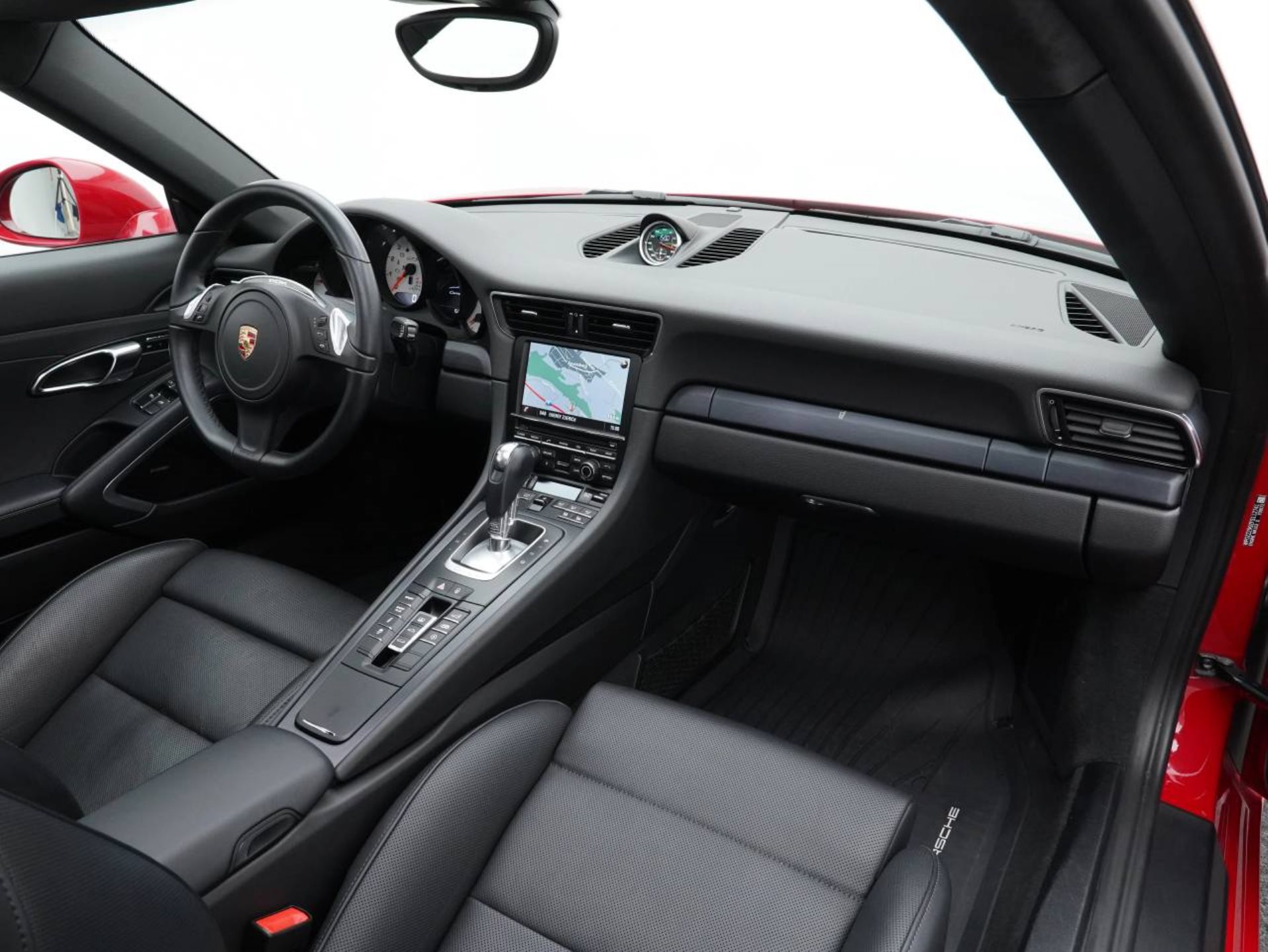 PORSCHE 911 Carrera 4 GTS-image-23