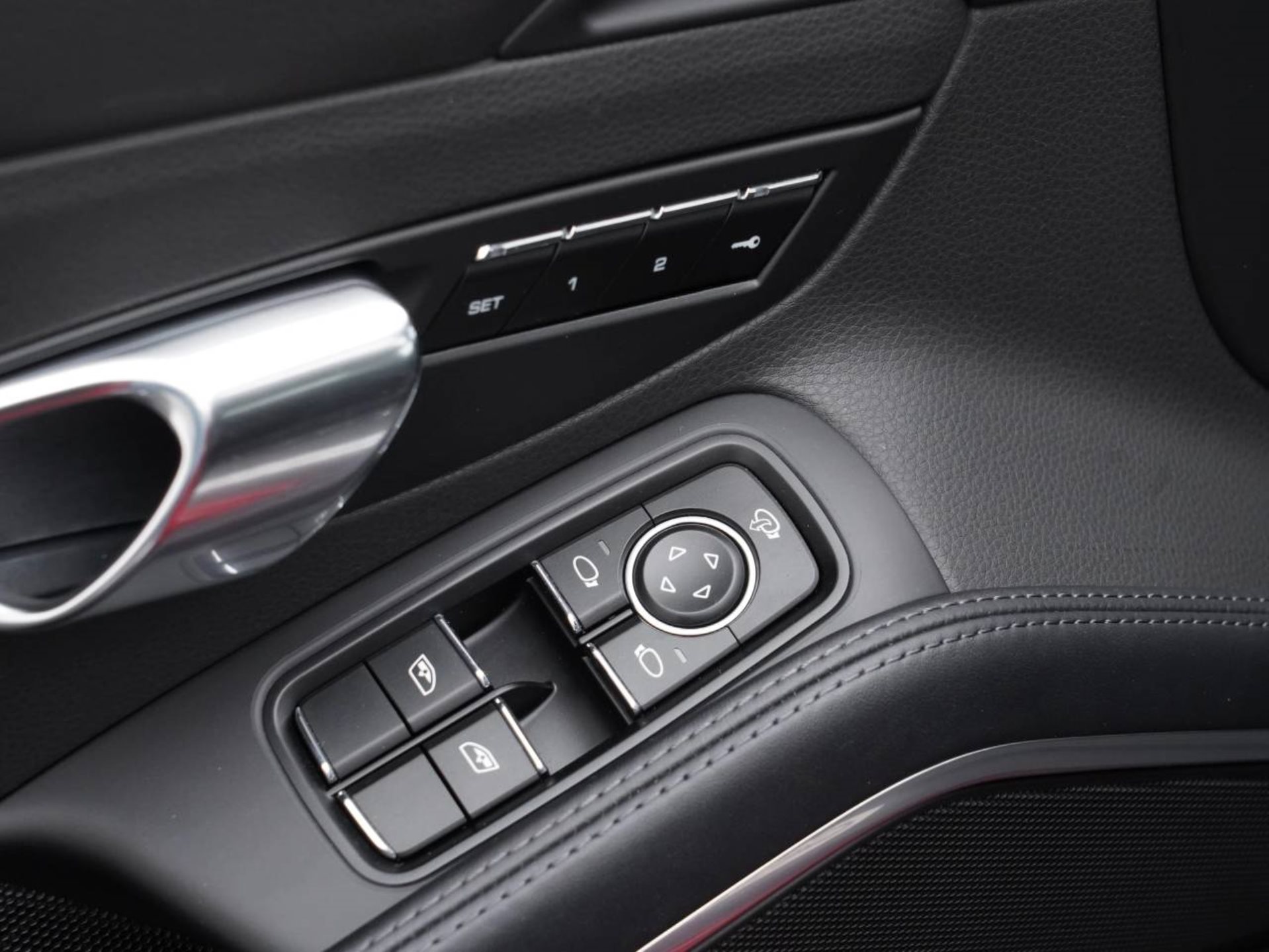 PORSCHE 911 Carrera 4 GTS-image-20