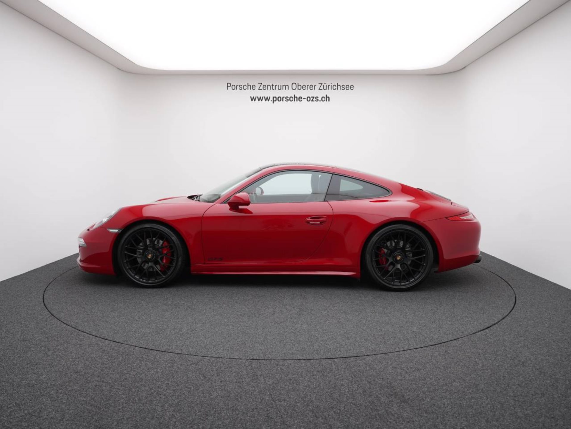PORSCHE 911 Carrera 4 GTS-image-1
