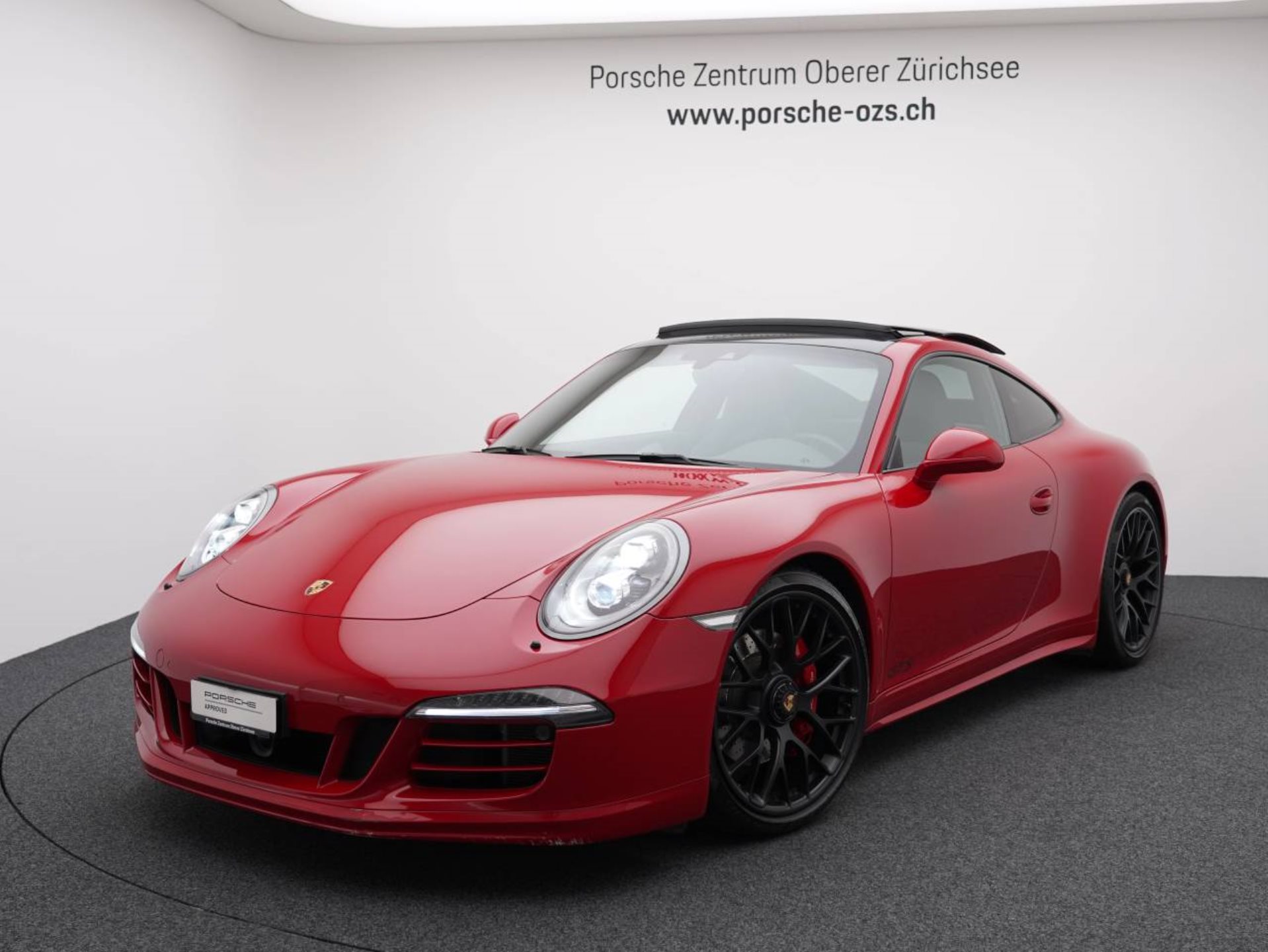 PORSCHE 911 Carrera 4 GTS-image-0