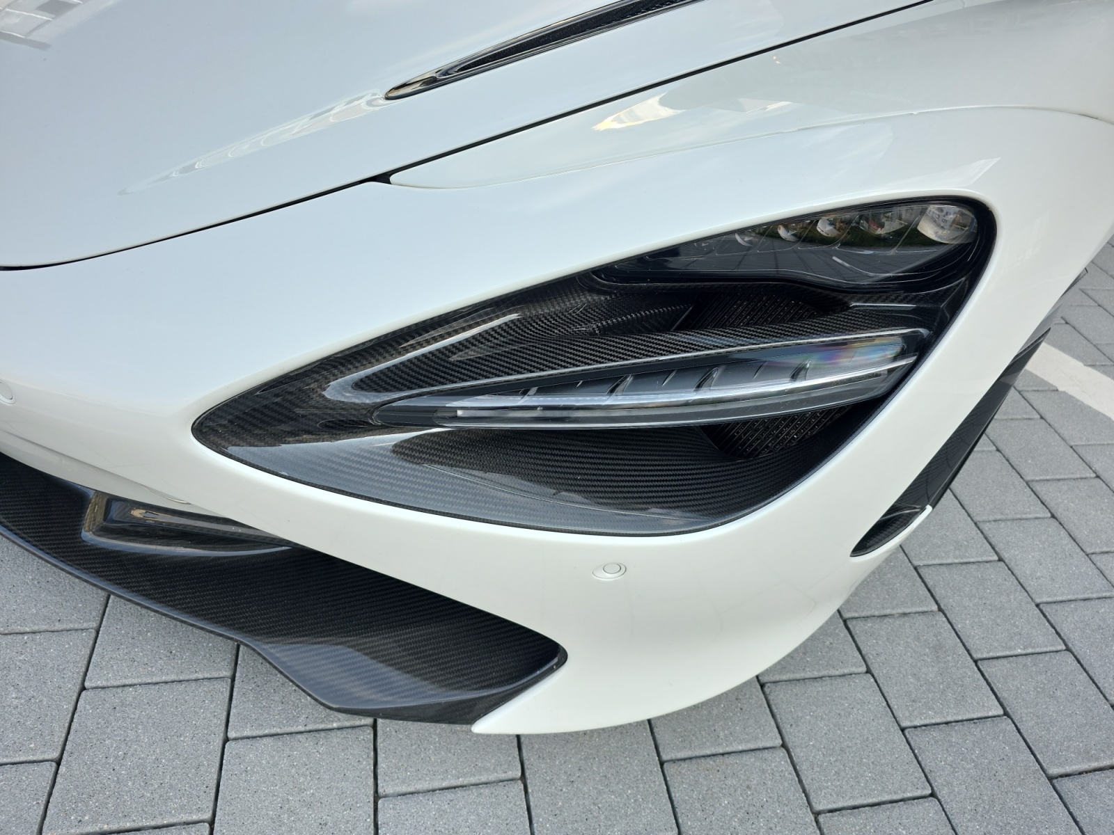 McLAREN 720S Spider Luxury 4.0 V8 SSG-image-17