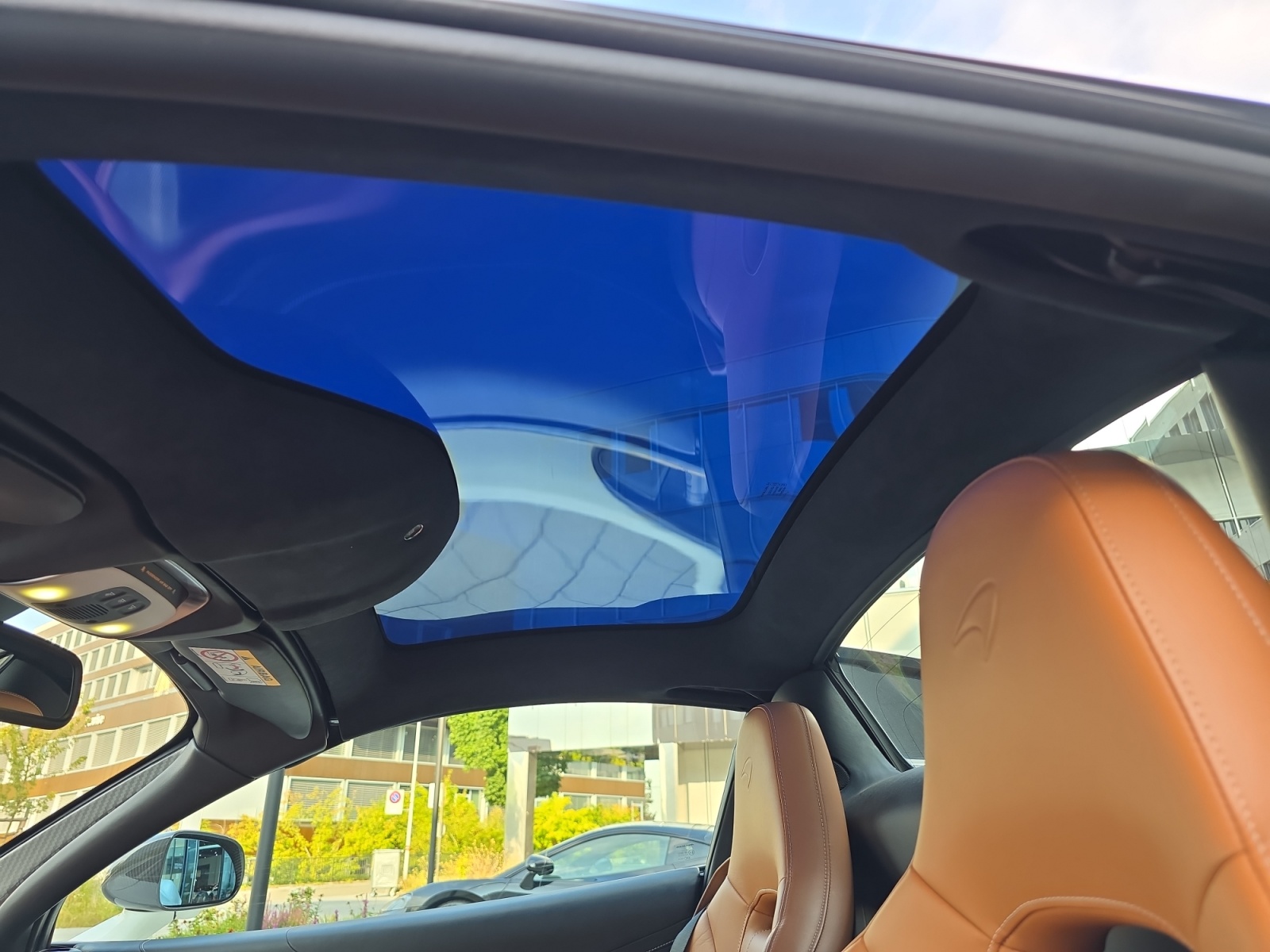 McLAREN 720S Spider Luxury 4.0 V8 SSG-image-22