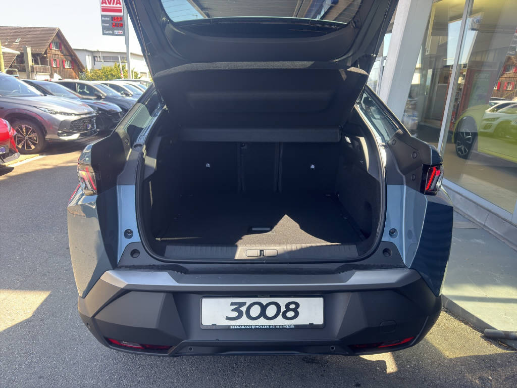PEUGEOT 3008 1.2 Hybrid Allure Premium-image-8