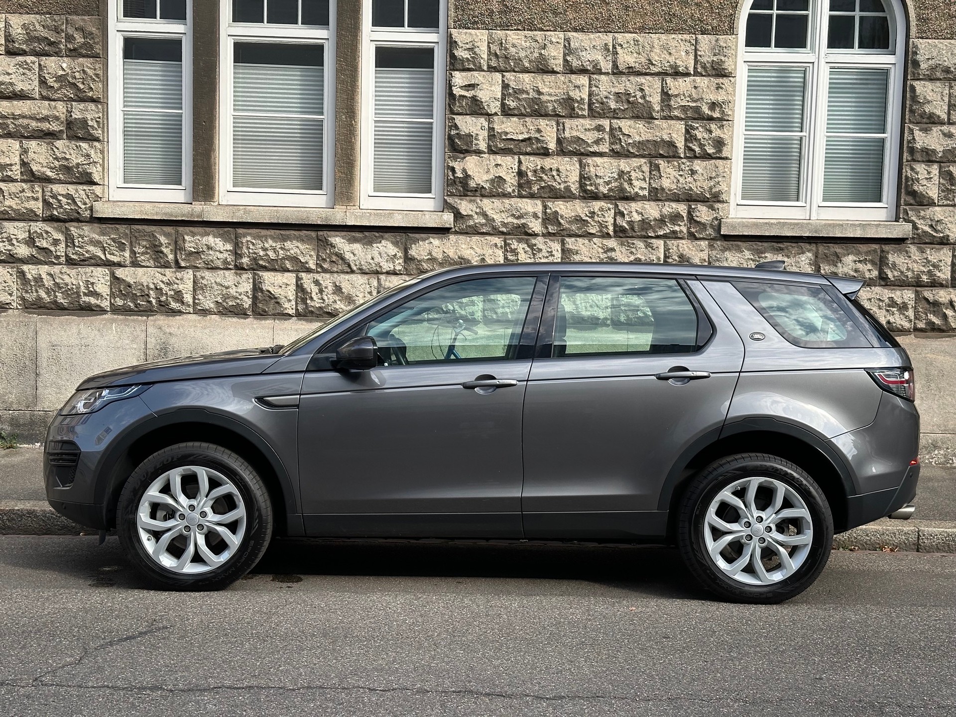 LAND ROVER Discovery Sport 2.0 Si4 HSE Advantage AT9-image-2