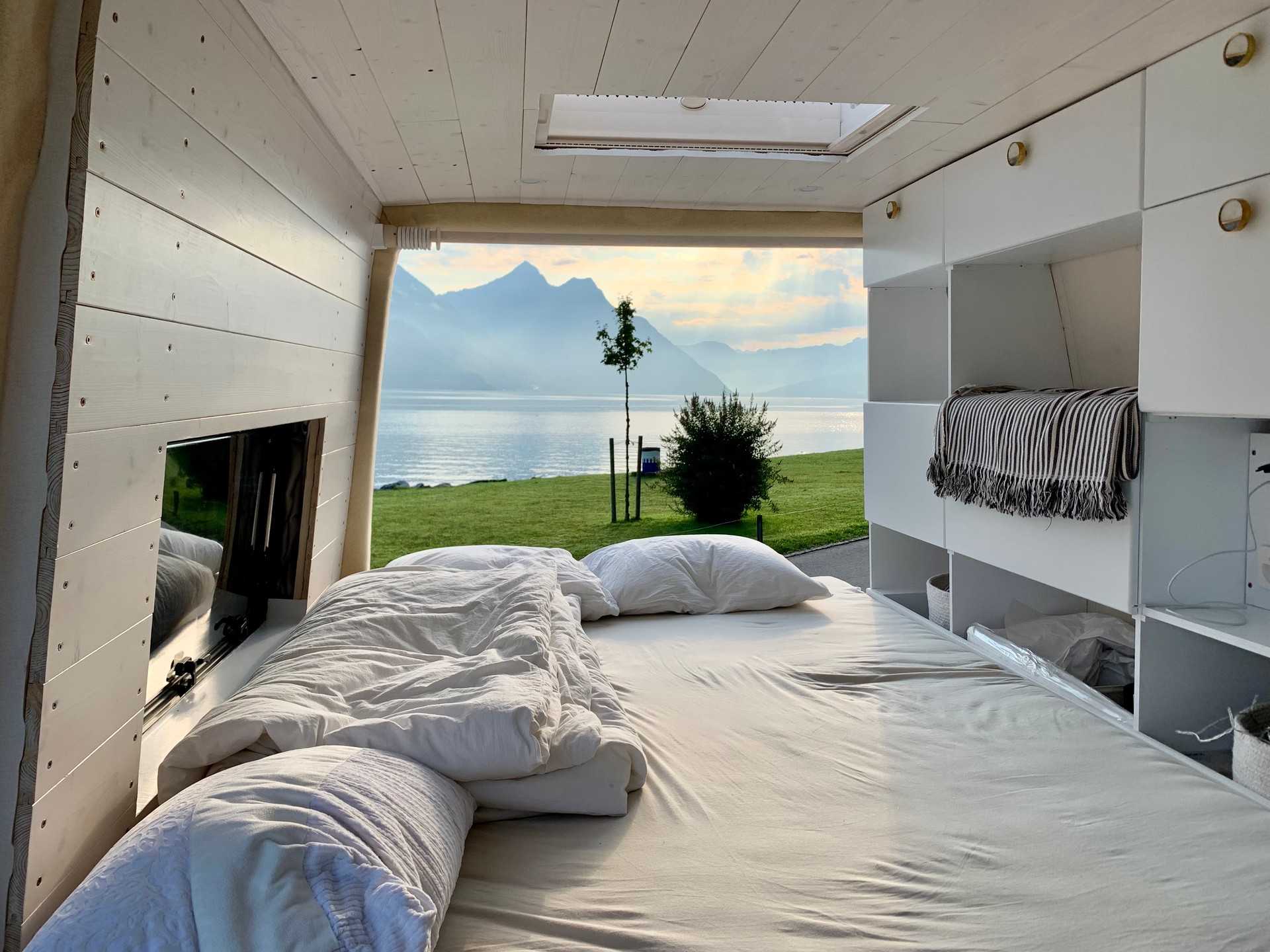 MERCEDES-BENZ Sprinter-image-0