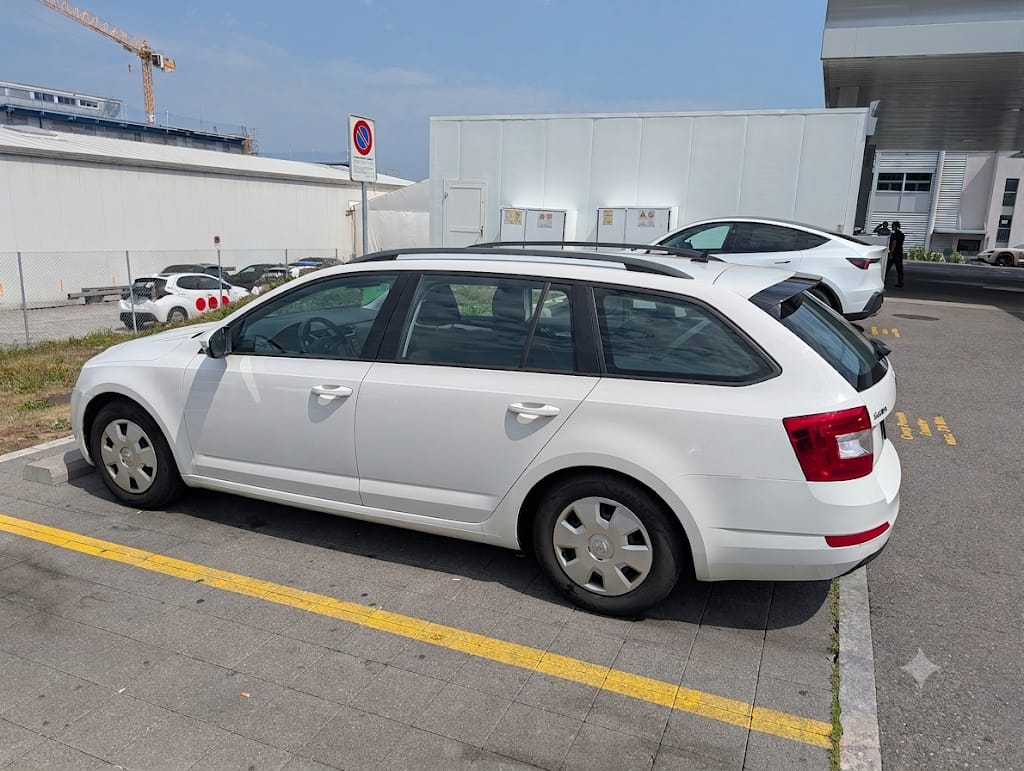 SKODA 1.6 TDI 110 GreenLine-image-1