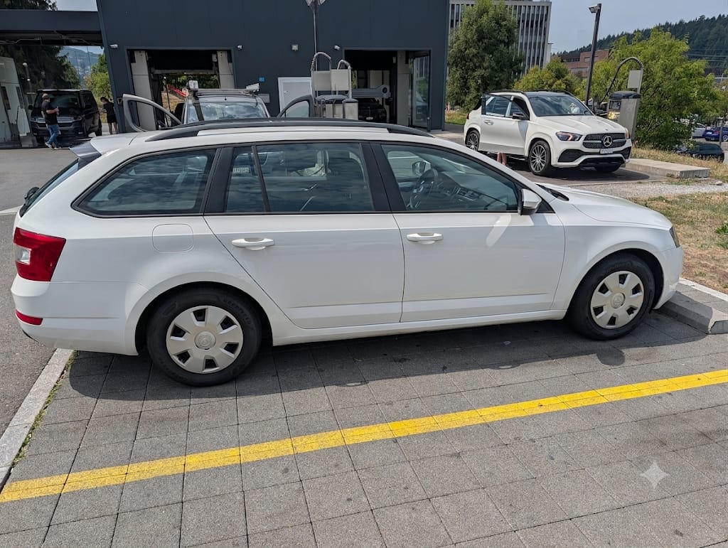 SKODA 1.6 TDI 110 GreenLine-image-2