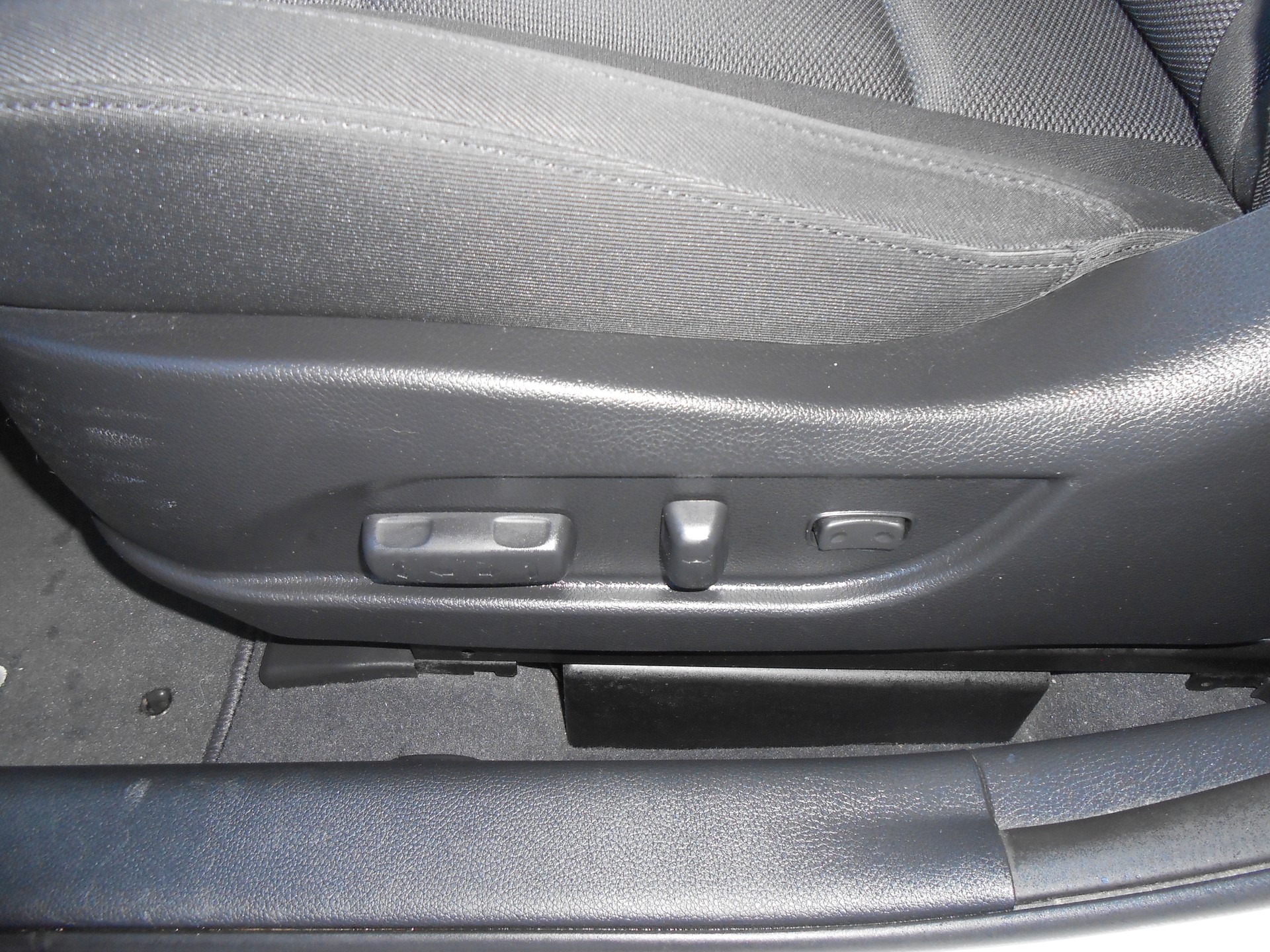 HYUNDAI i40 Wagon 2.0 GDi Prenium-image-14